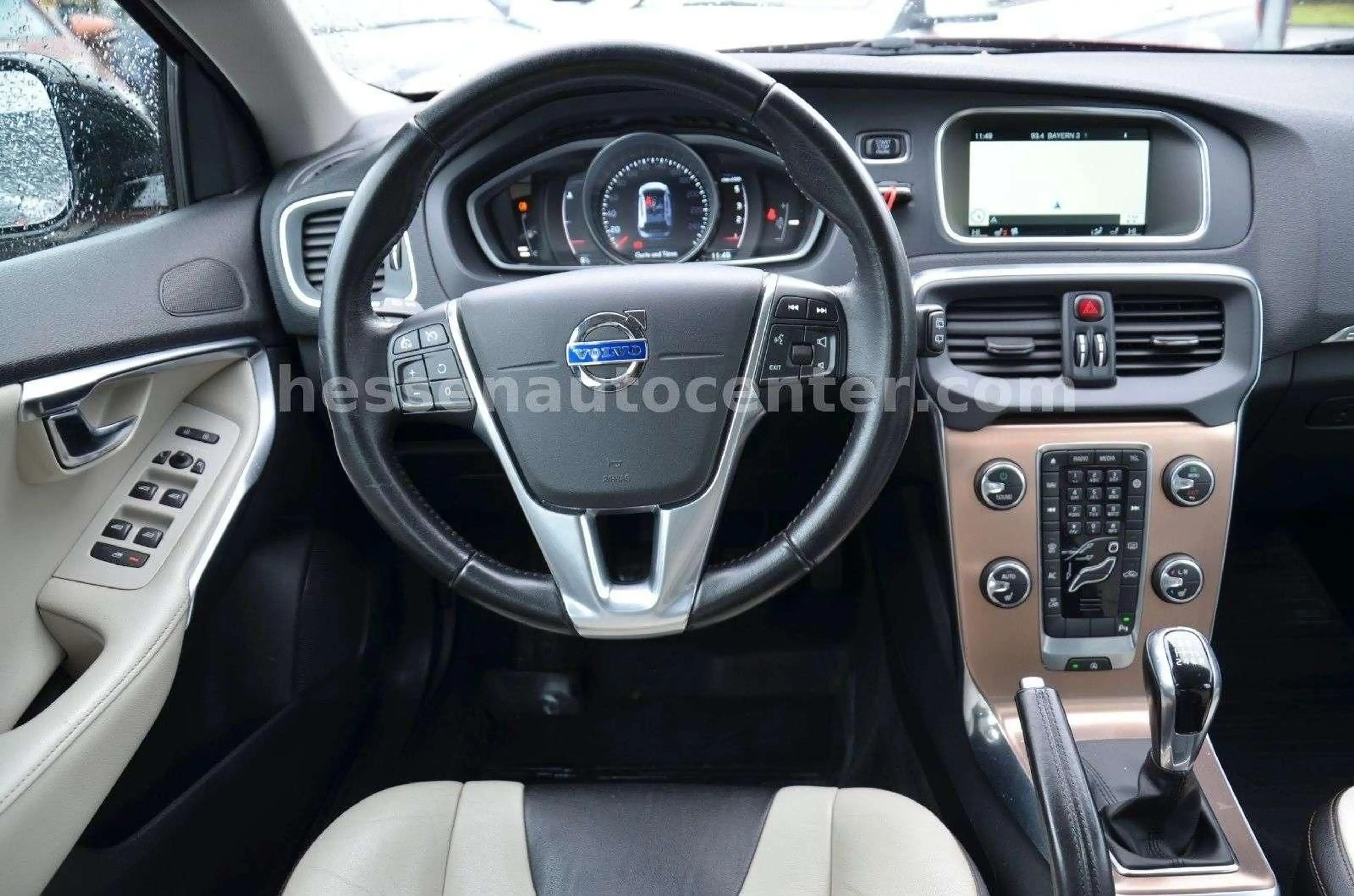 Volvo V40 Cross Country*Kamera*NAVI*XENON*TEMPO — photo 13