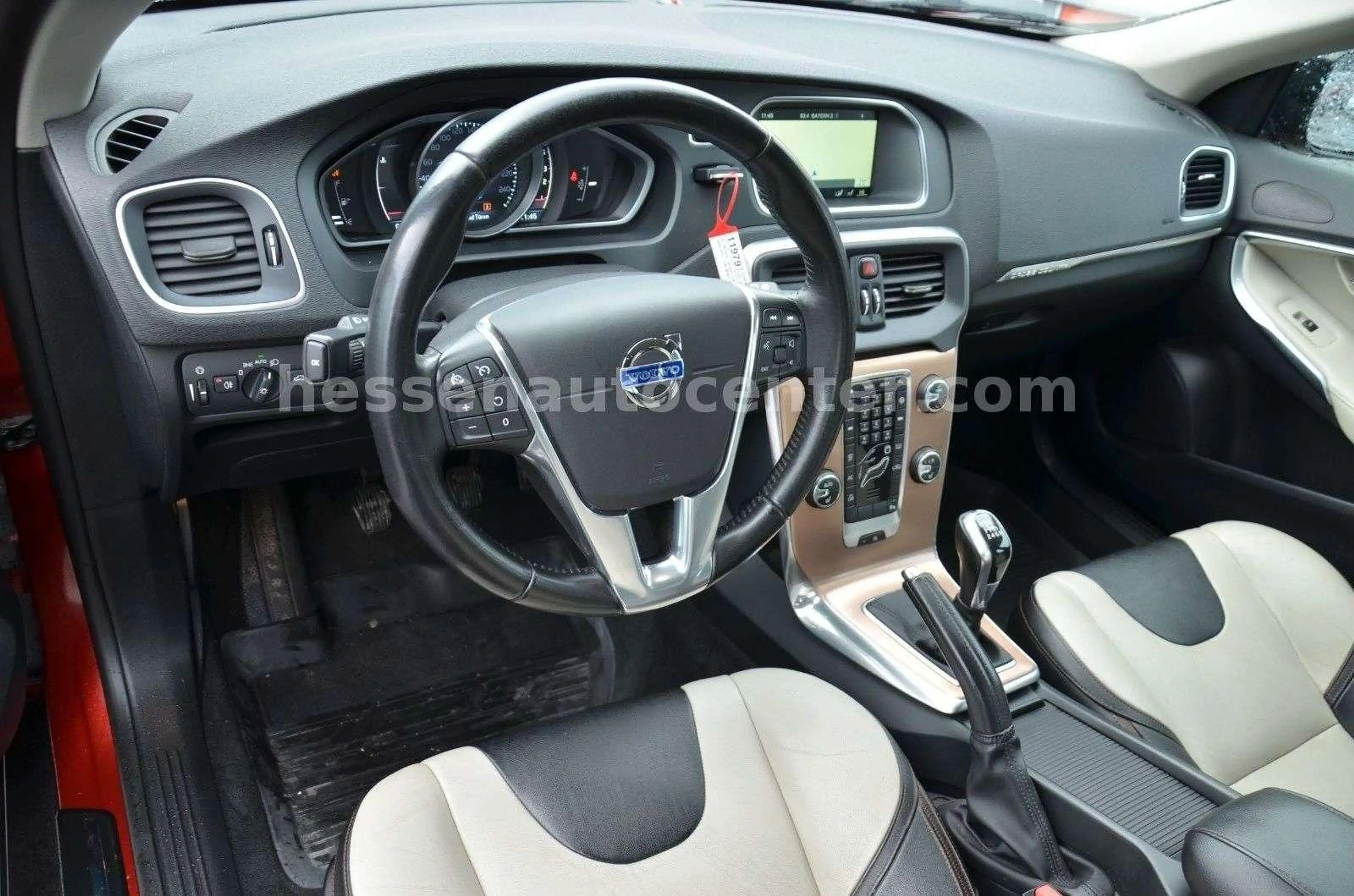 Volvo V40 Cross Country*Kamera*NAVI*XENON*TEMPO — photo 9