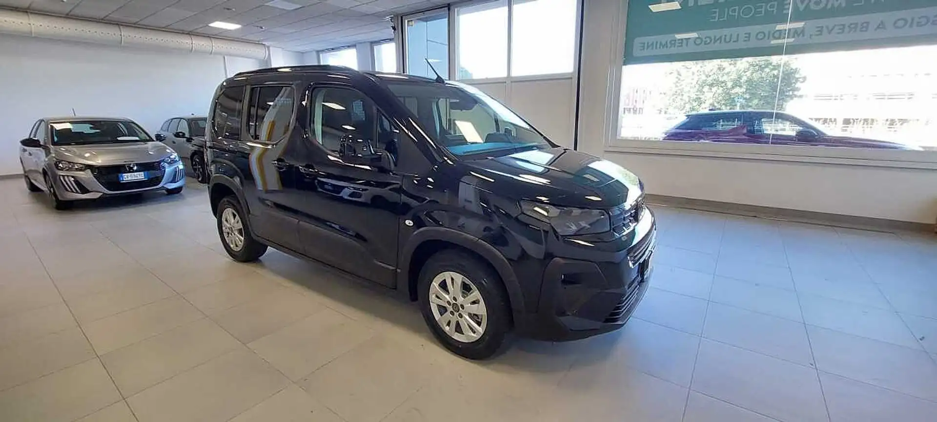 Peugeot Rifter Mix BlueHDi 1.5 130 S&S EAT8 Allure Fekete - 2