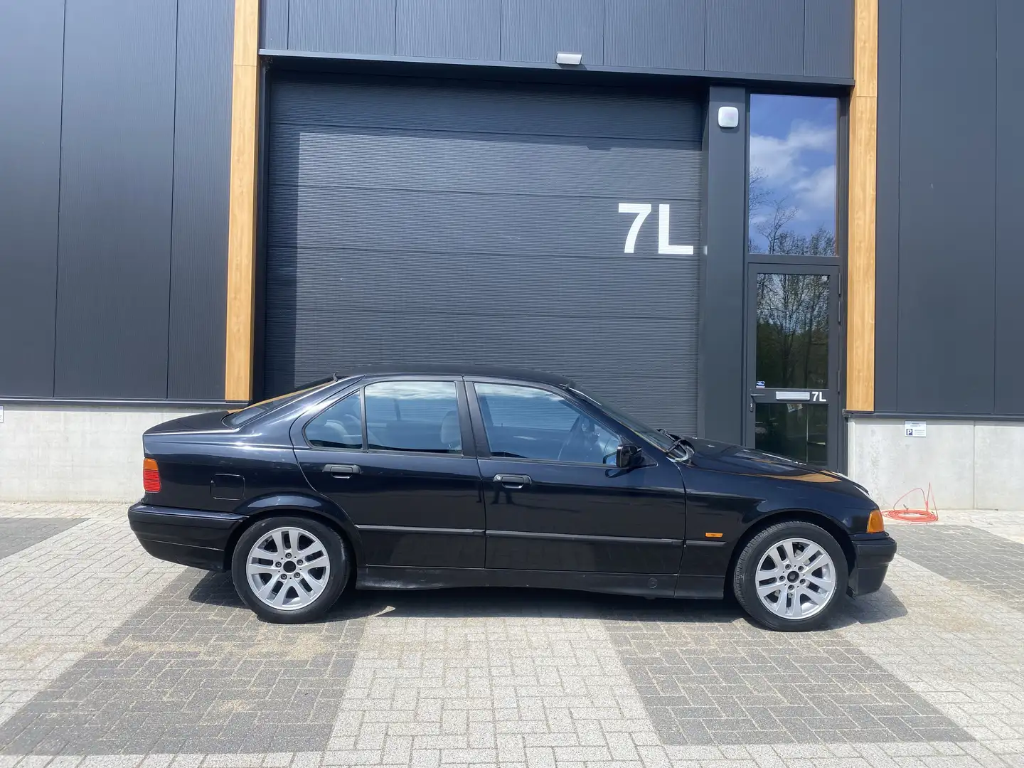 BMW 318 318i Comfort Edition - 1