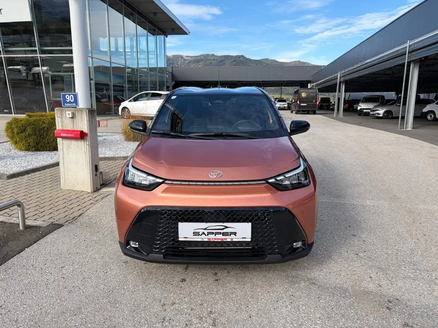 Toyota Aygo X 5-Türer Teamplayer 1,5 l Hybrid Stufenlose Schwarz - 2