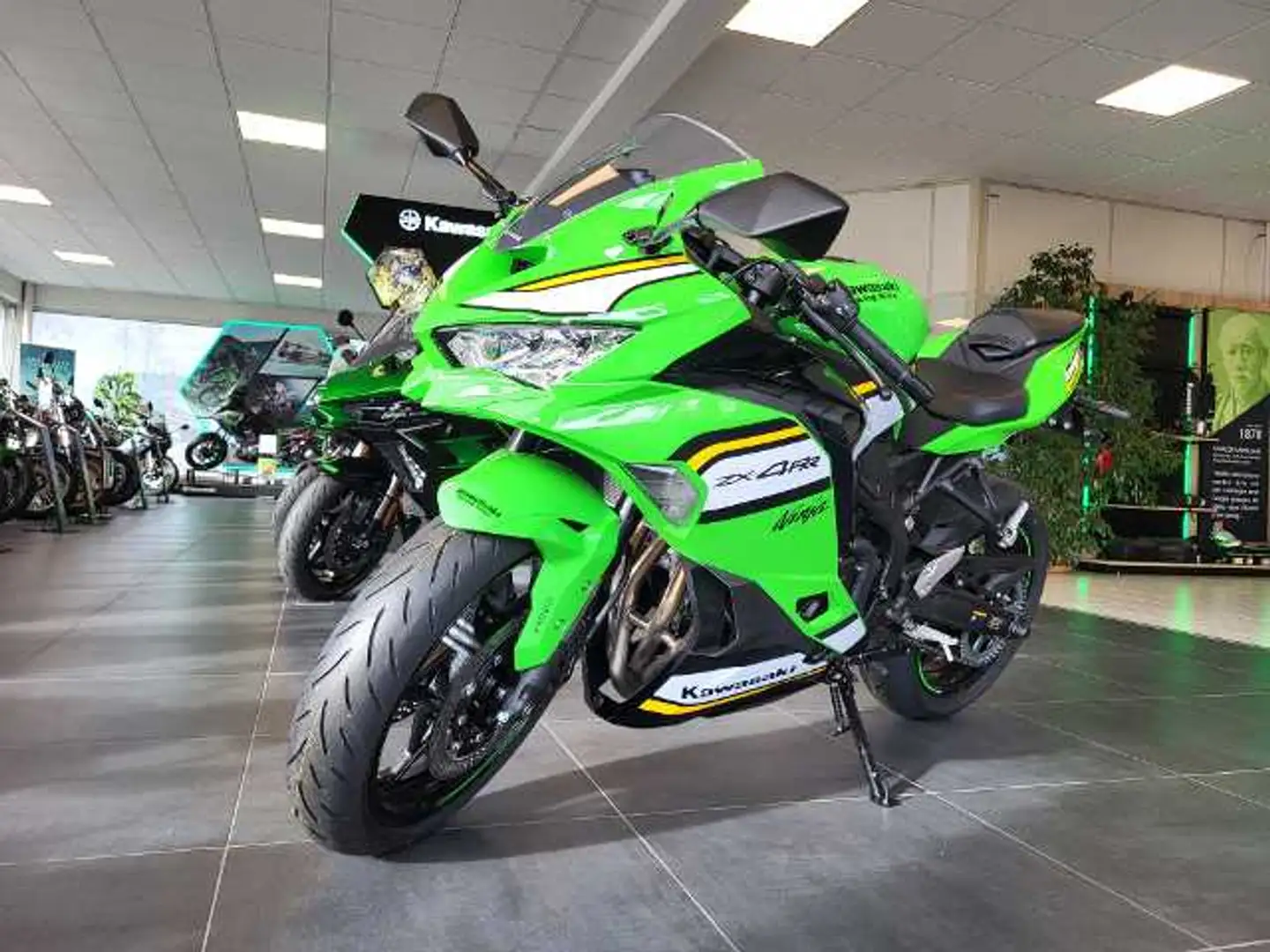 Kawasaki Ninja ZX-4RR Vert - 1