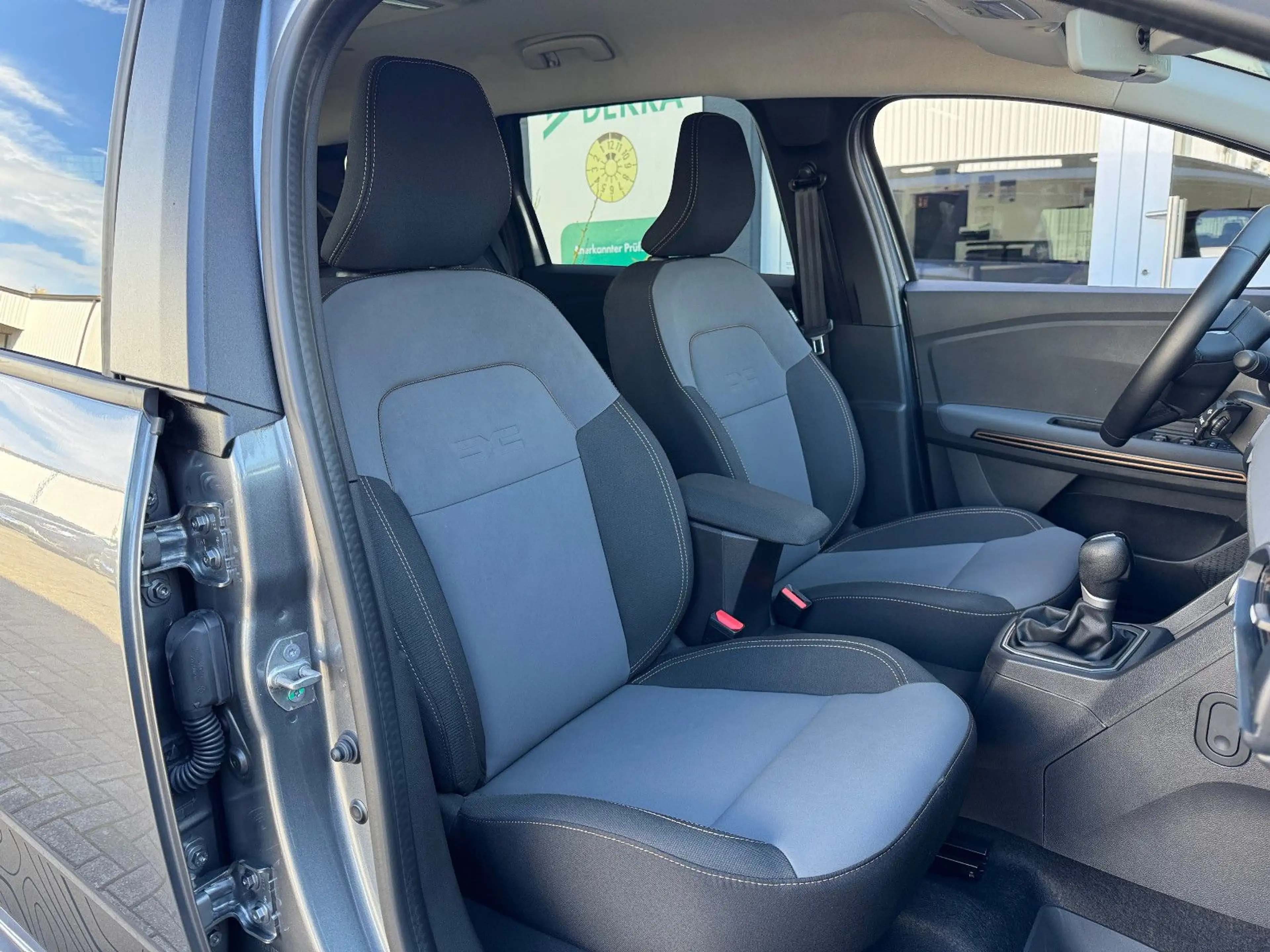 Dacia Jogger Extreme AUTOMATIK NAVI+CAM ALLWETTER — photo 9