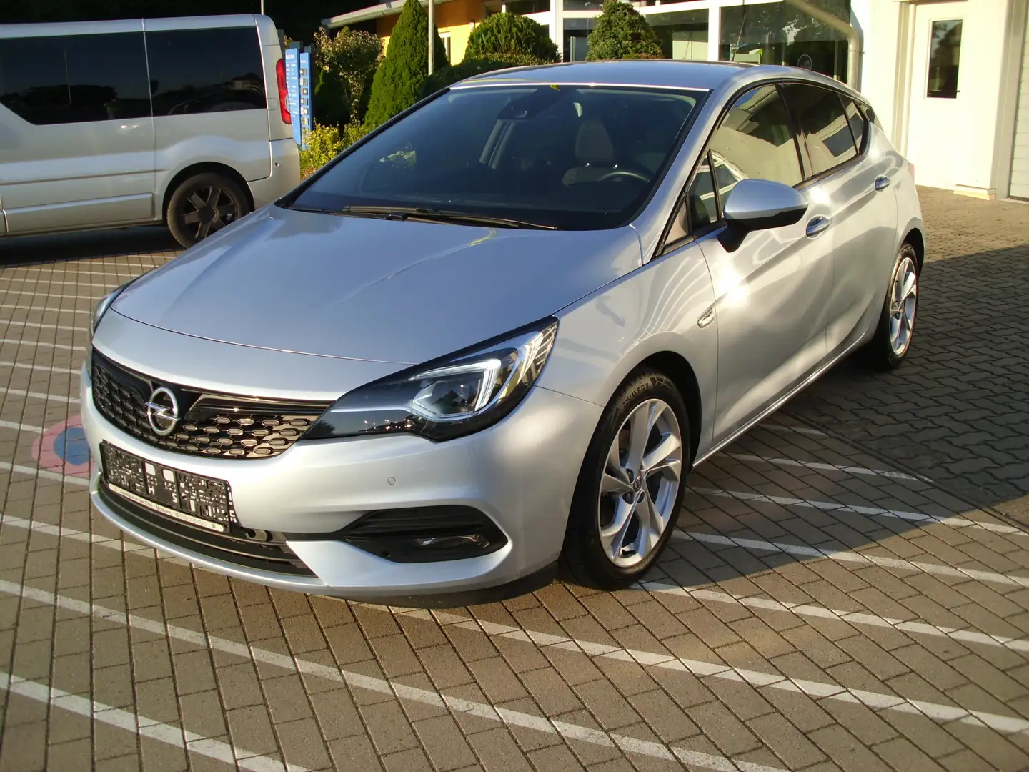 Opel Astra GS Line K Lim. 5-trg. Matrix Navi Kamera Bleu - 1