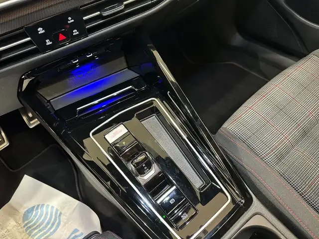 Volkswagen Golf view 13