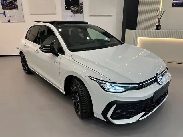 Volkswagen Golf view 5