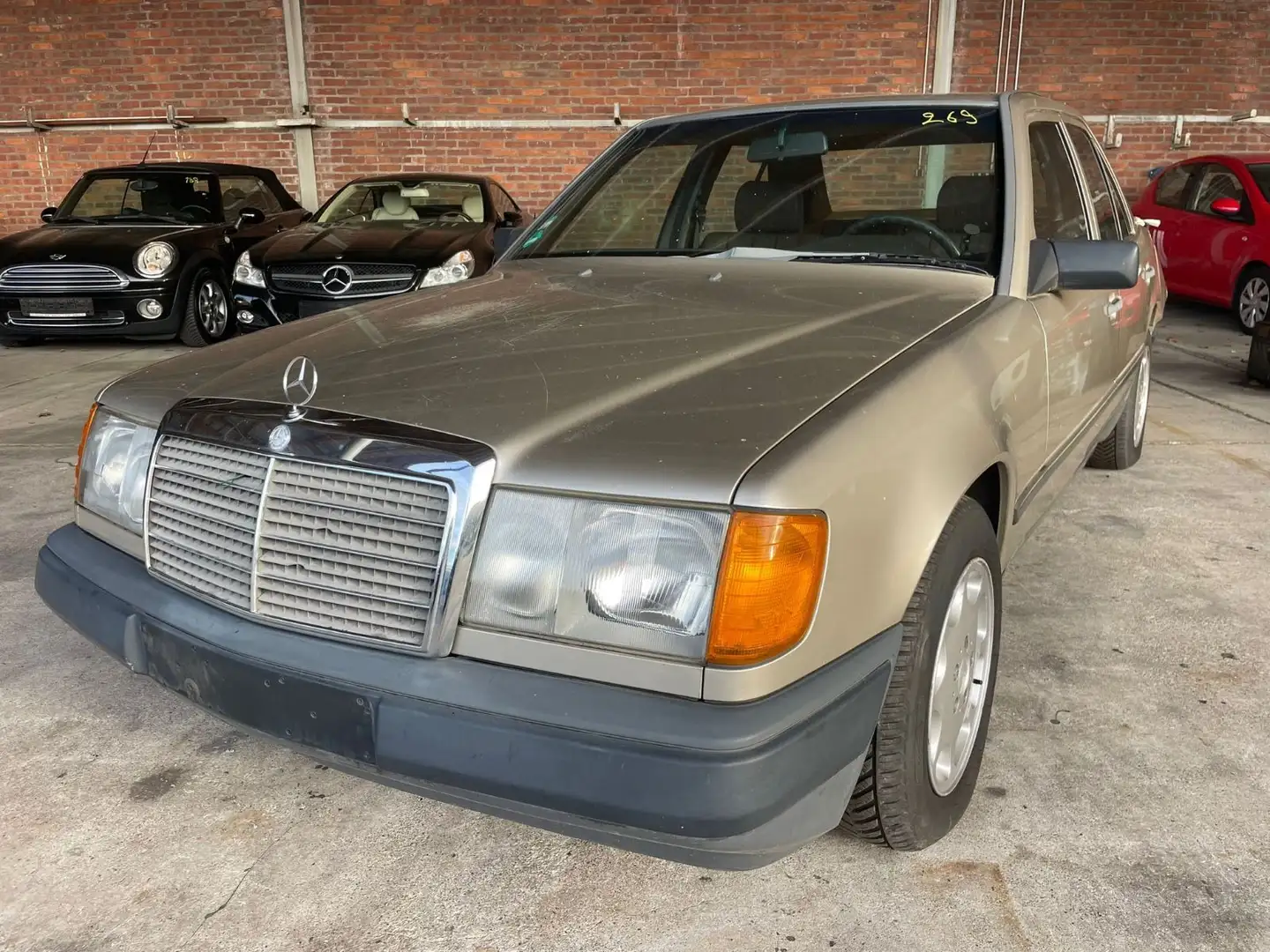 Mercedes-Benz 200 /S-DACH/Zentral/HECKSDN/ALU Beige - 1