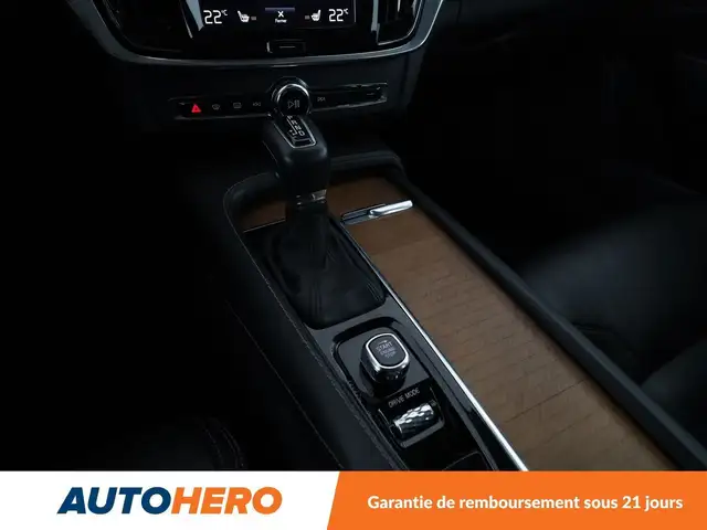 Volvo S90 view 25