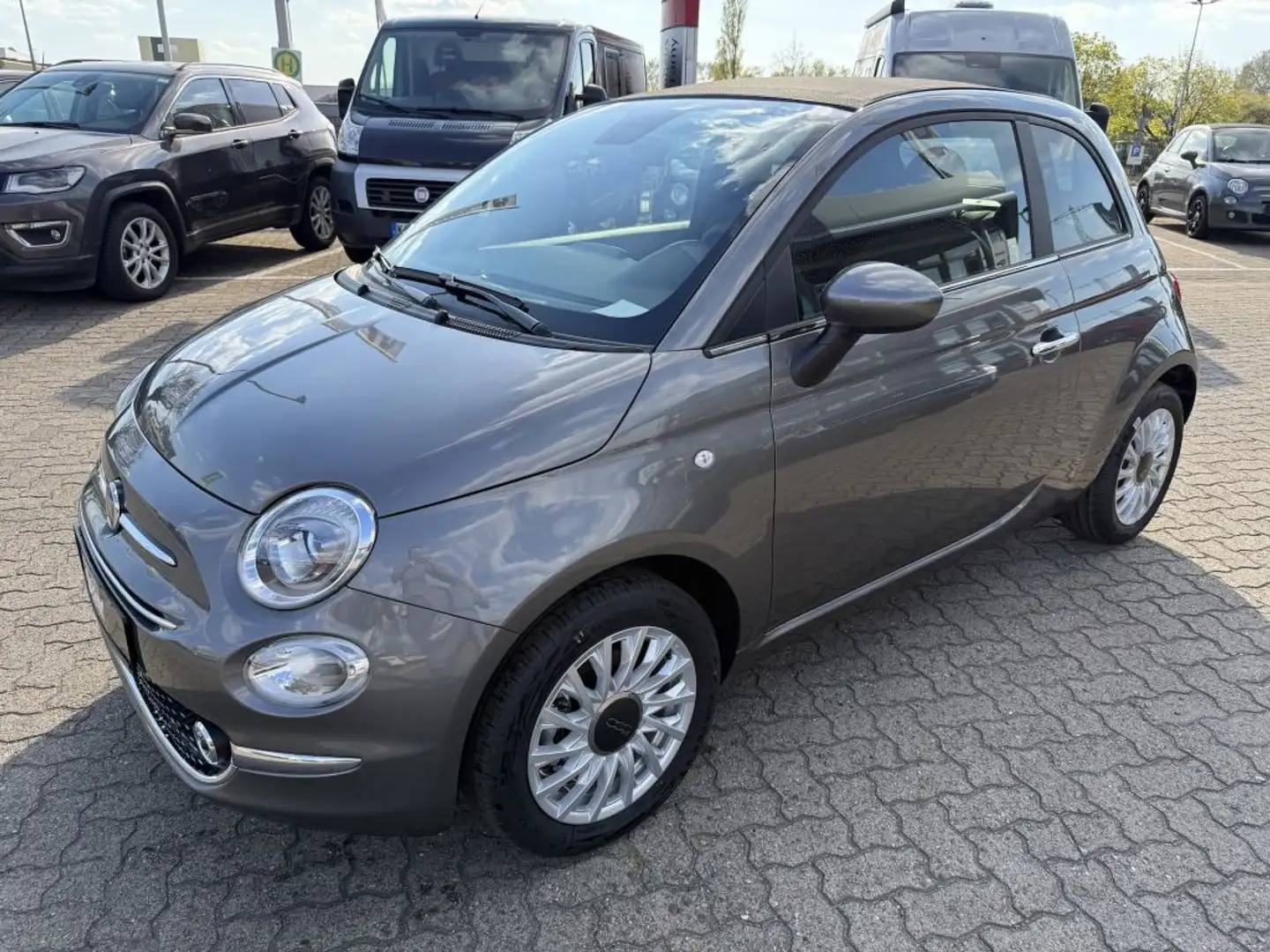 Fiat 500 C 1.0 GSE Hybrid Dolcevita Grijs - 1