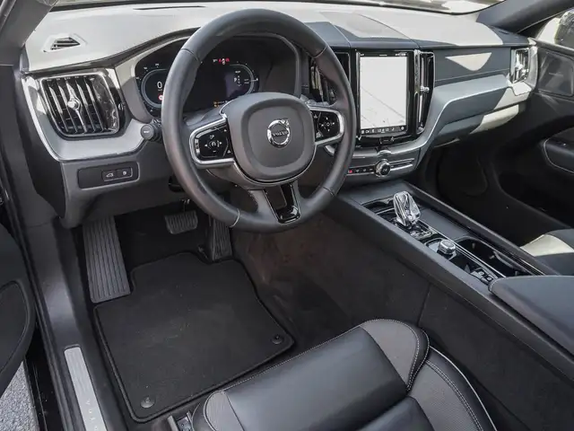 Volvo XC60 view 10