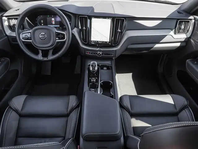 Volvo XC60 view 11