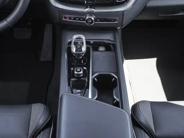Volvo XC60 view 15
