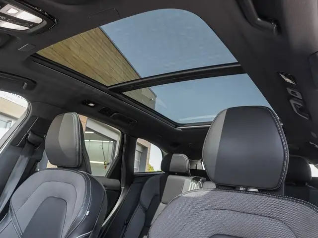 Volvo XC60 view 8