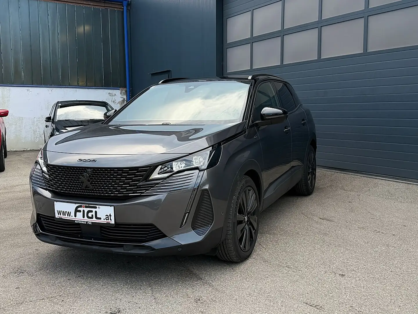 Peugeot 3008 BlueHDi 130 S&S EAT8 GT Pack Grau - 2
