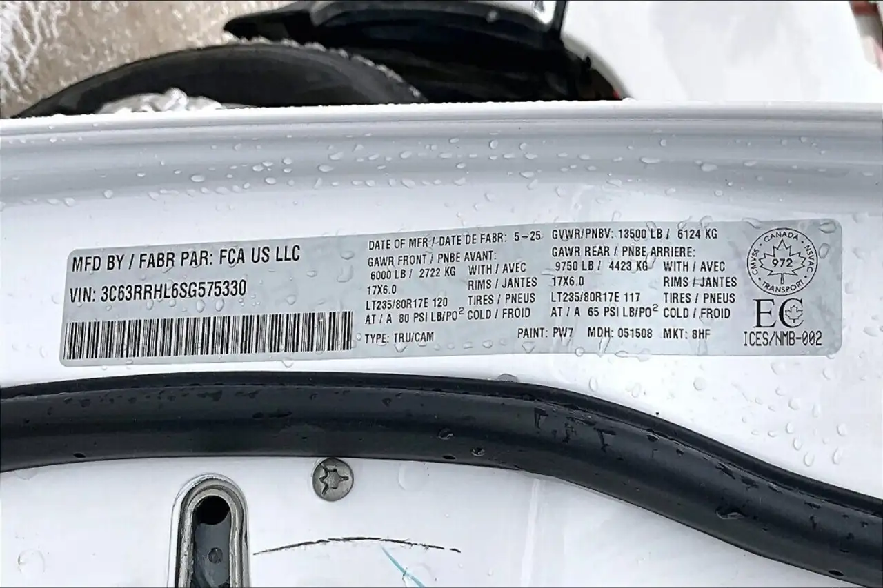 RAM 3500 снимка RAM 3500