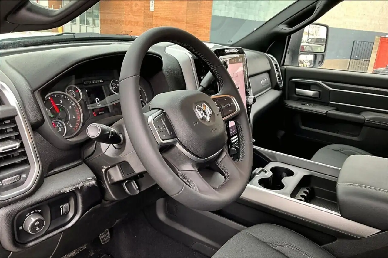 RAM 3500 снимка RAM 3500