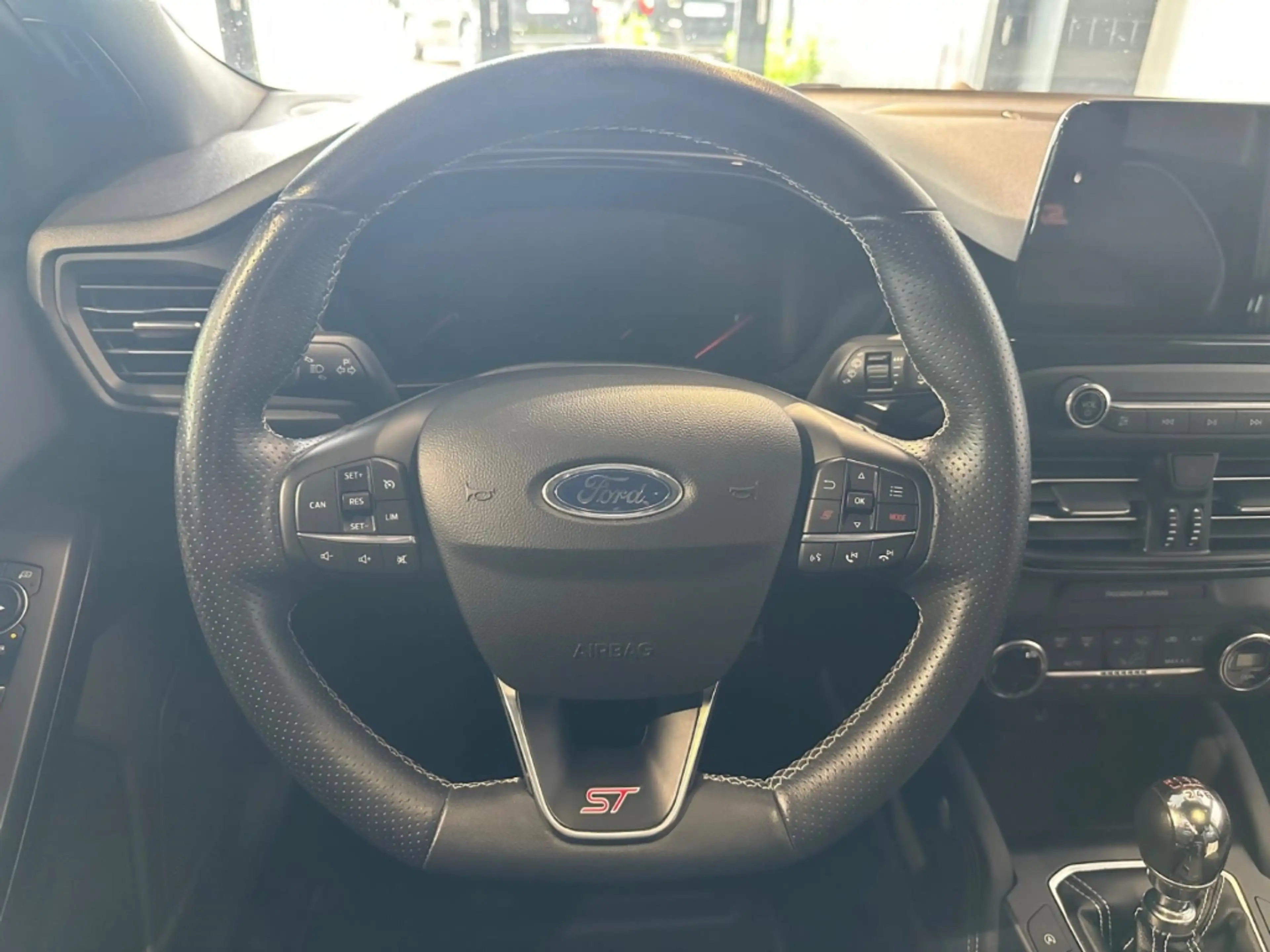 Ford Focus Lim. ST HUD AD El. Panodach Sportsitze LenkradHZG — photo 9