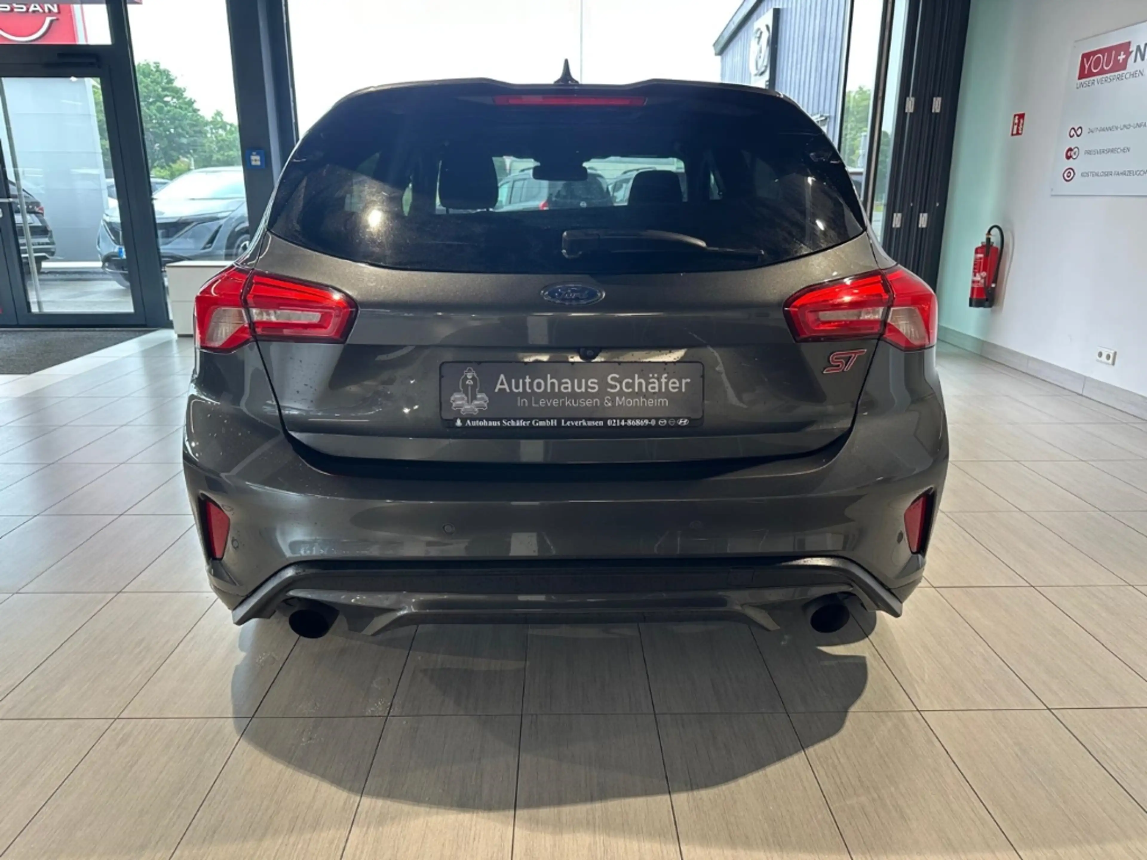 Ford Focus Lim. ST HUD AD El. Panodach Sportsitze LenkradHZG — photo 4