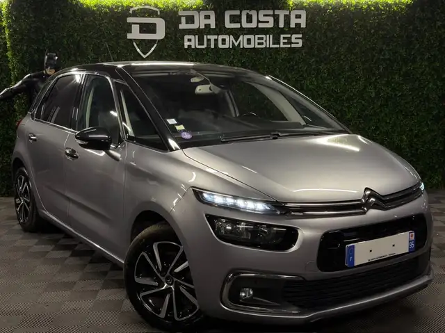 Citroen C4 view 3
