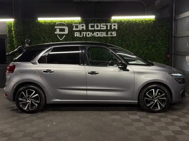 Citroen C4 view 2