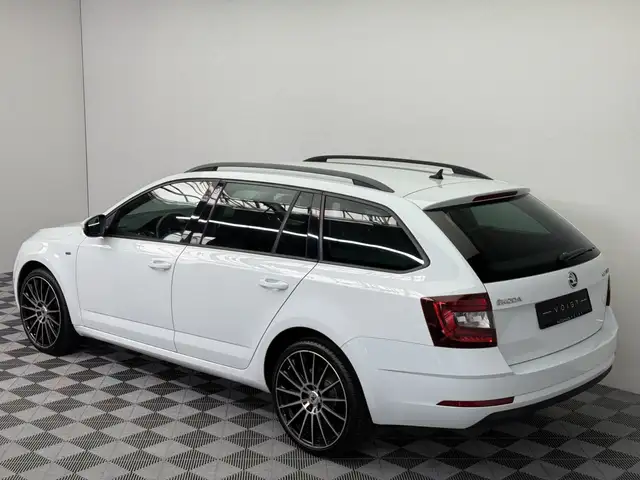Skoda Octavia view 3