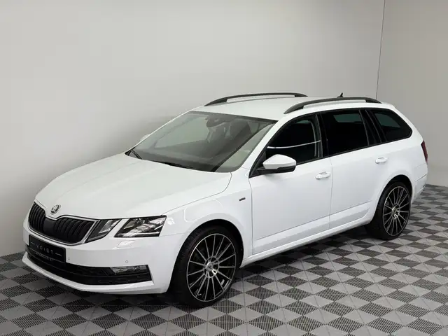 Skoda Octavia view 2