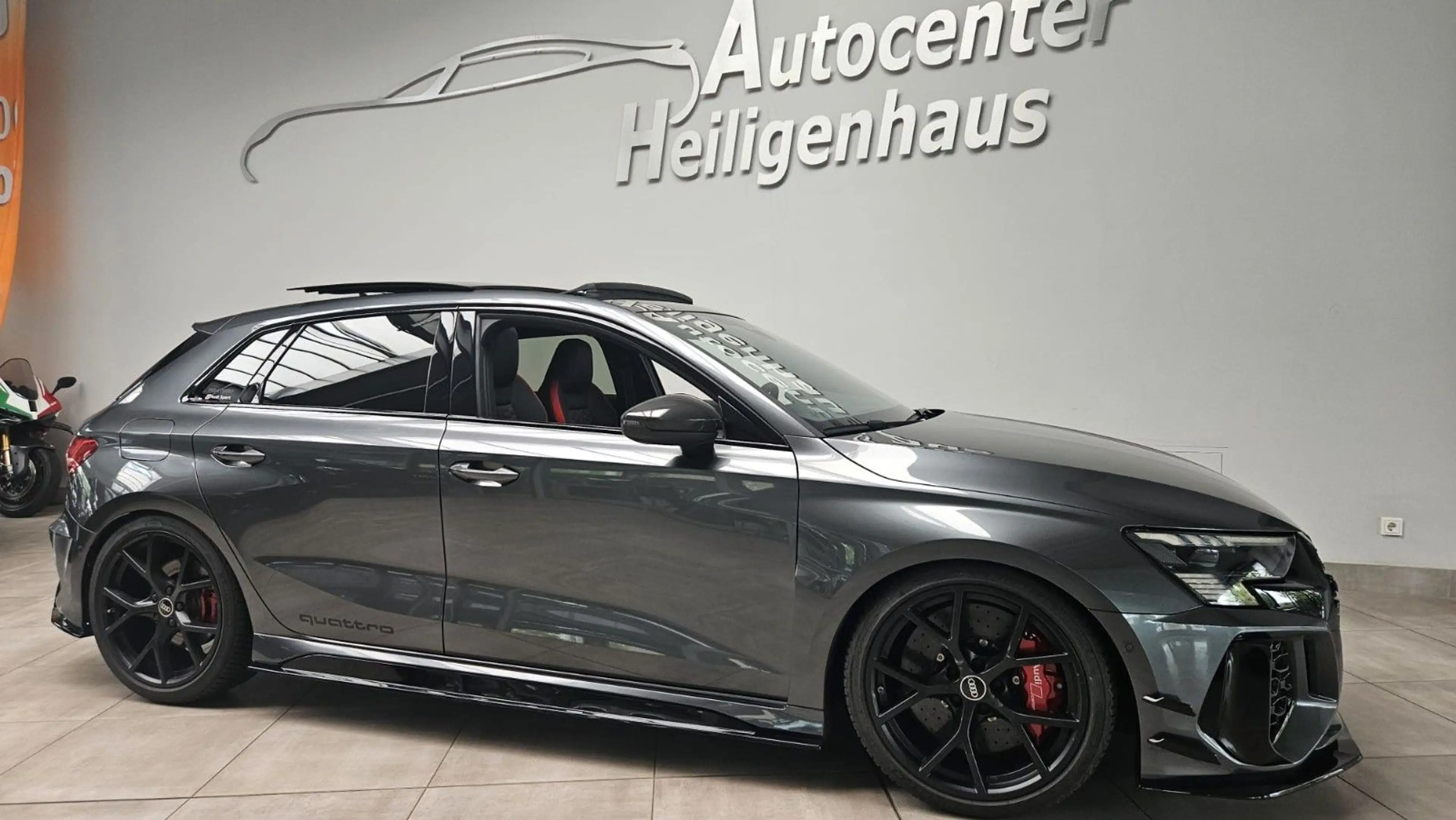 Audi RS3 RS 3 Sportback Pano Matrix Leder Keramik 290kmh — photo 2