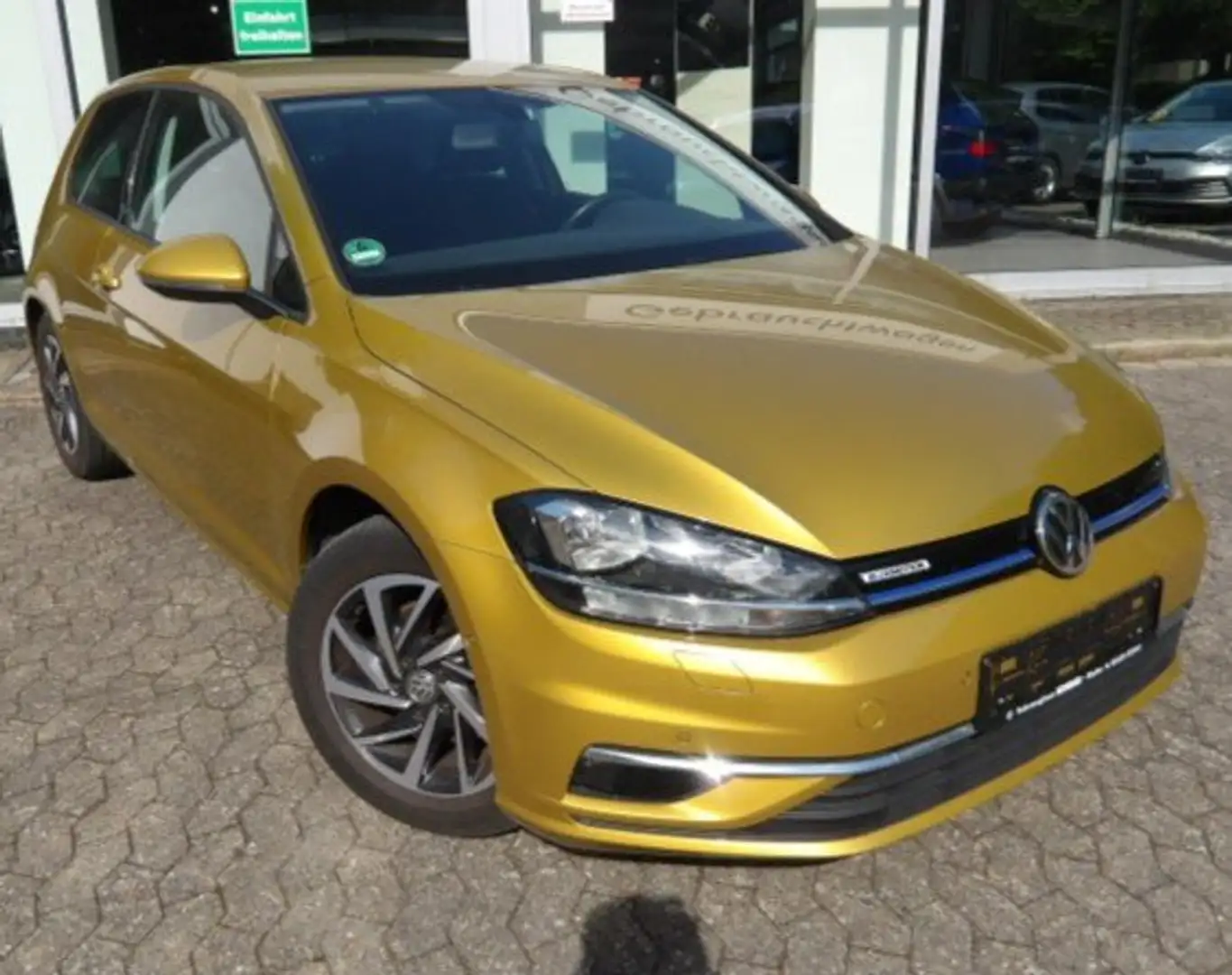 Volkswagen Golf 1.5 TSI "Sound" mit Rückfahrkamera Gold - 1