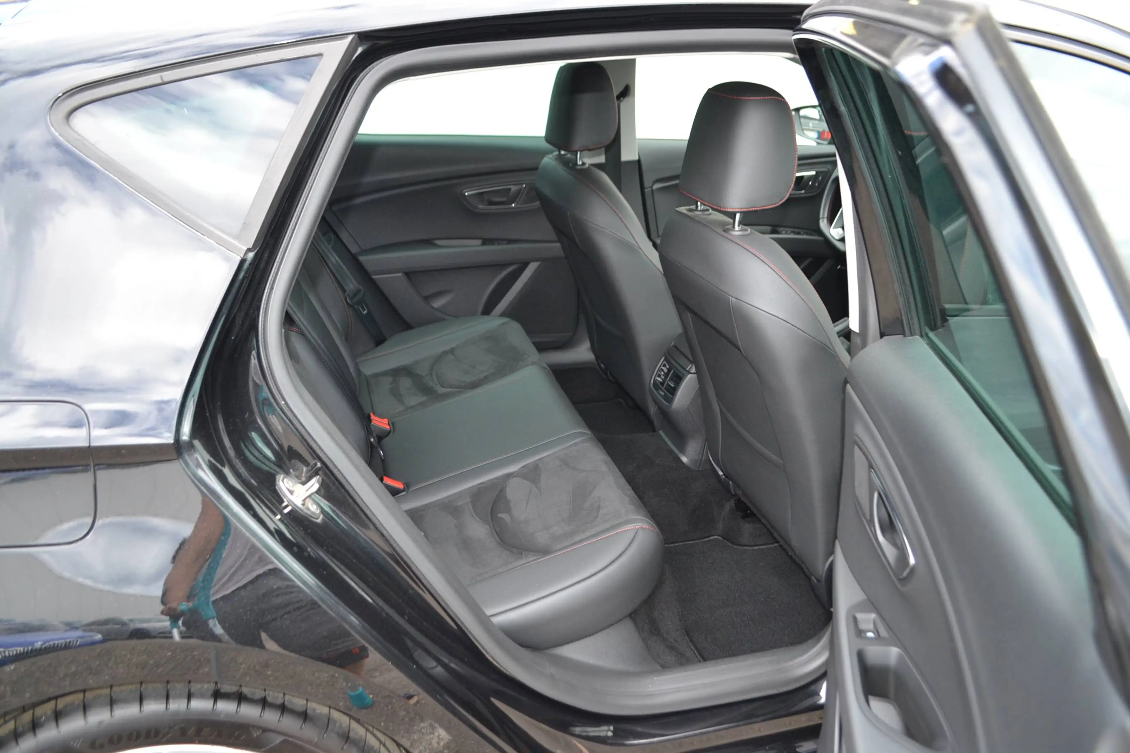 SEAT Leon Leon 1.4 TSI ACT   FR DSG*LEDER*NAVI* — photo 5