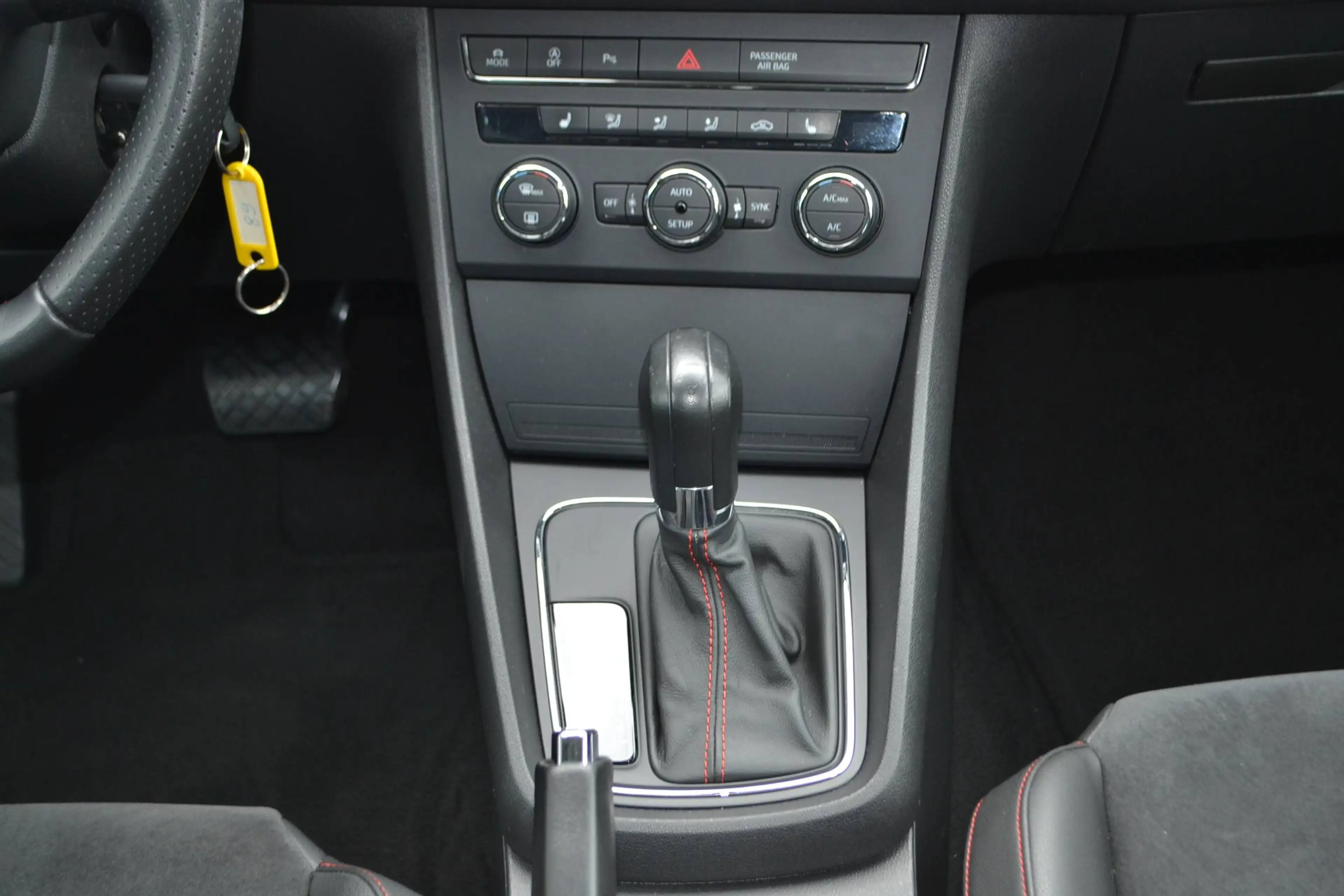 SEAT Leon Leon 1.4 TSI ACT   FR DSG*LEDER*NAVI* — photo 8