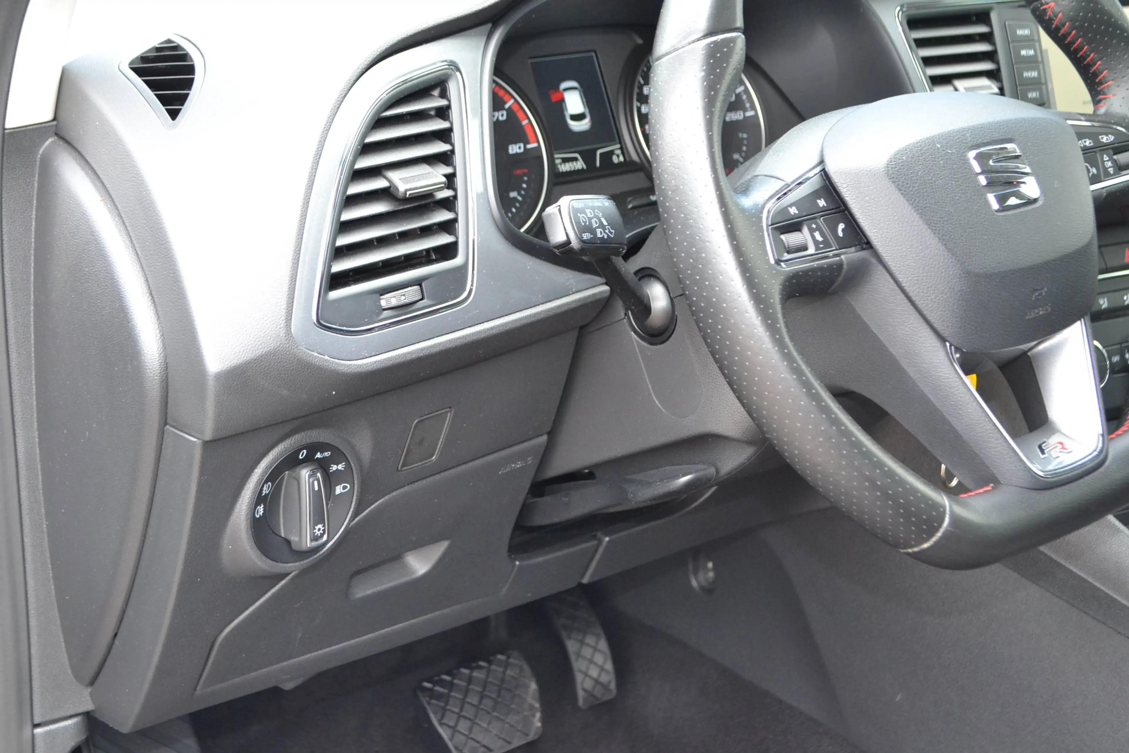 SEAT Leon Leon 1.4 TSI ACT   FR DSG*LEDER*NAVI* — photo 10