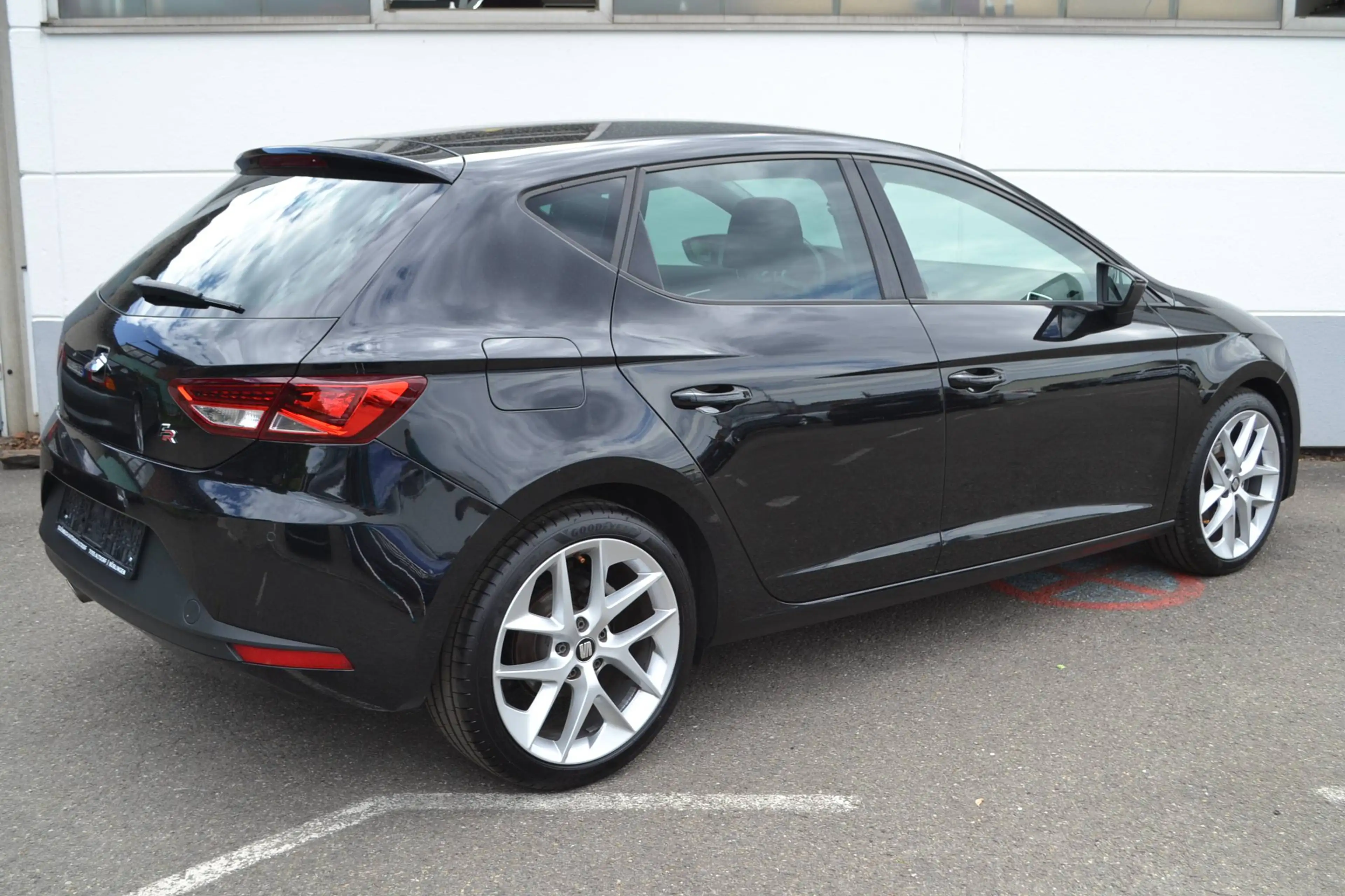 SEAT Leon Leon 1.4 TSI ACT   FR DSG*LEDER*NAVI* — photo 3
