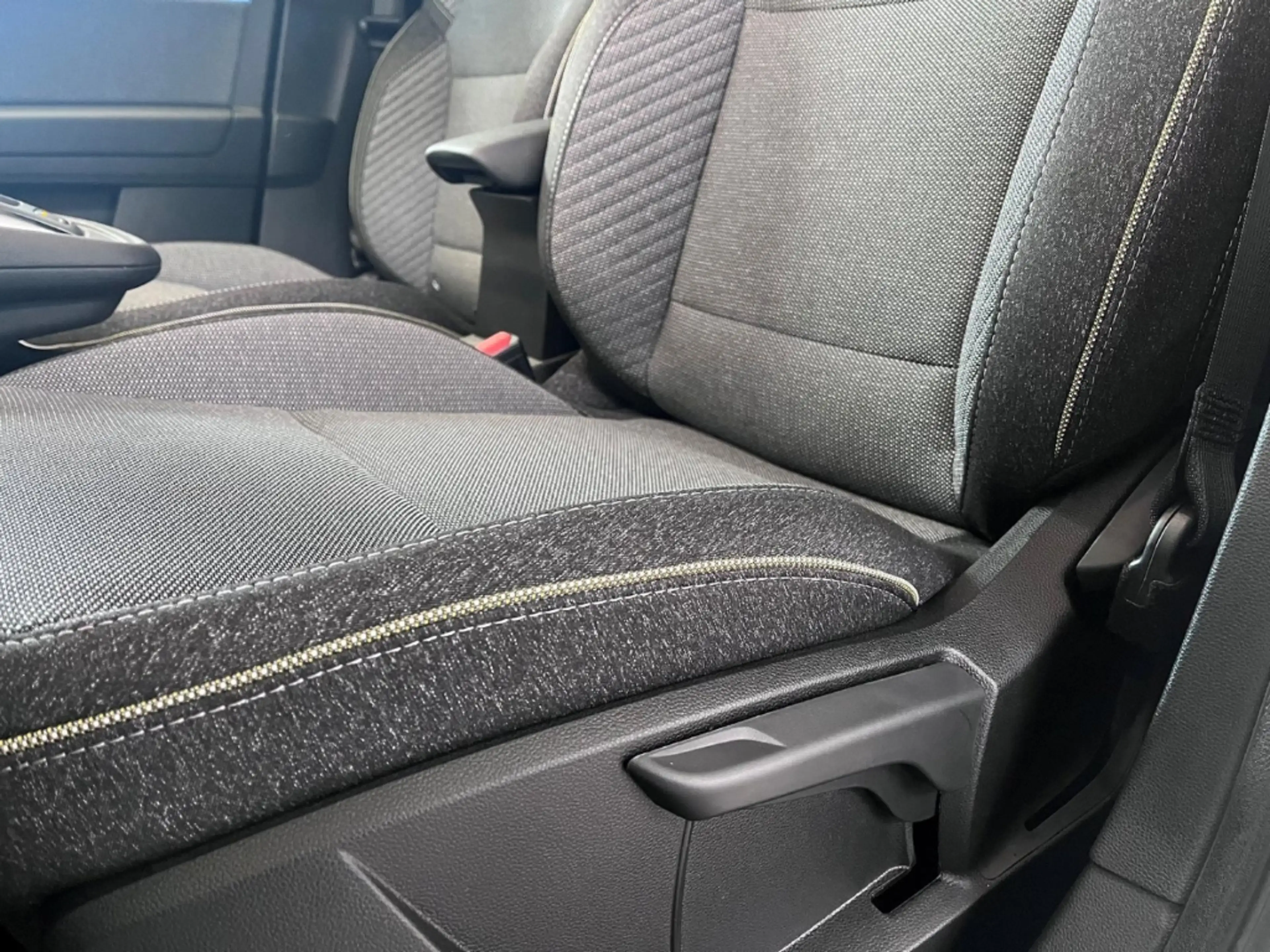Mitsubishi Grandis 1.8 Hybrid Intro Edition eHeckklape 360° — photo 9