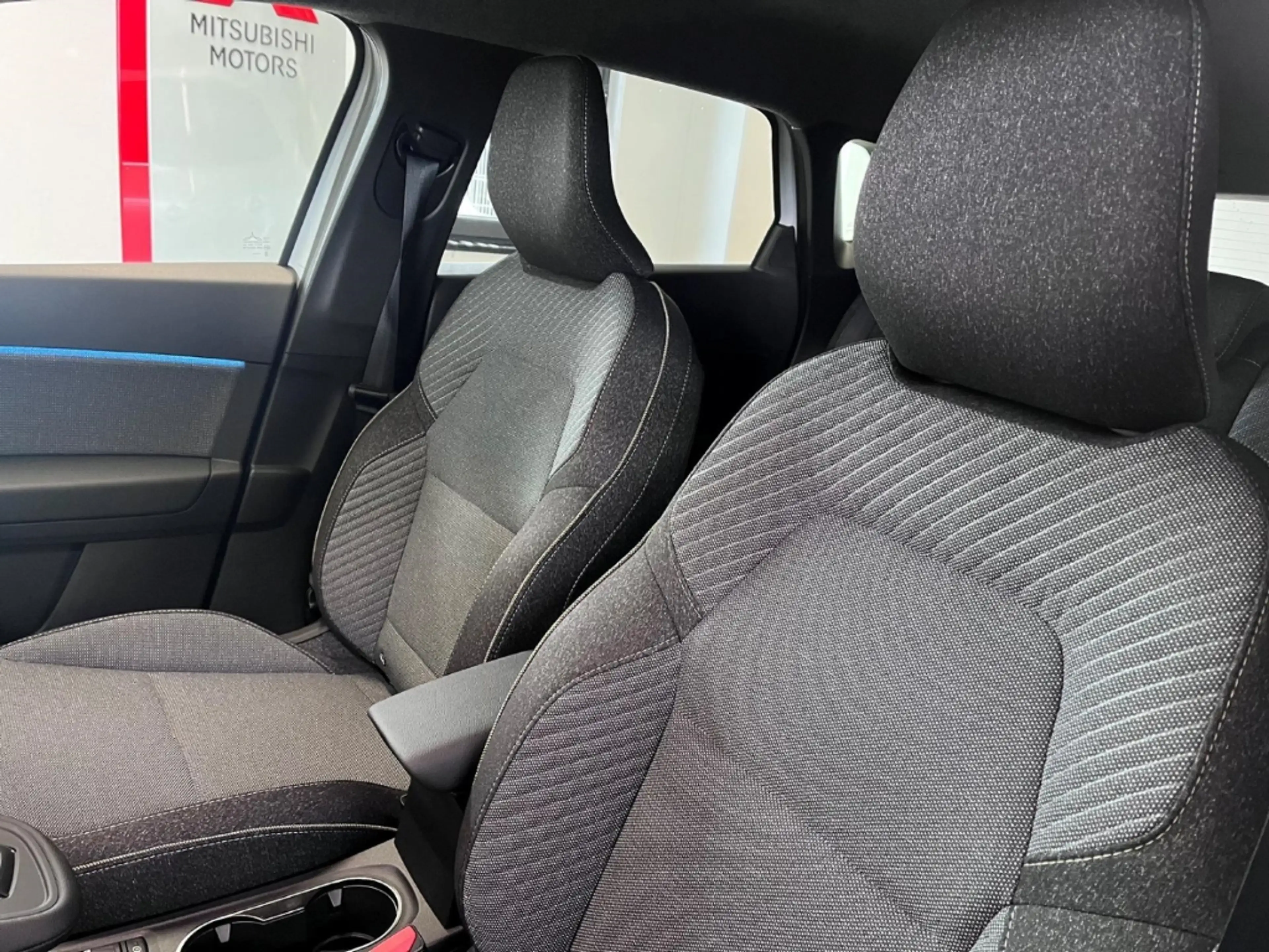 Mitsubishi Grandis 1.8 Hybrid Intro Edition eHeckklape 360° — photo 10