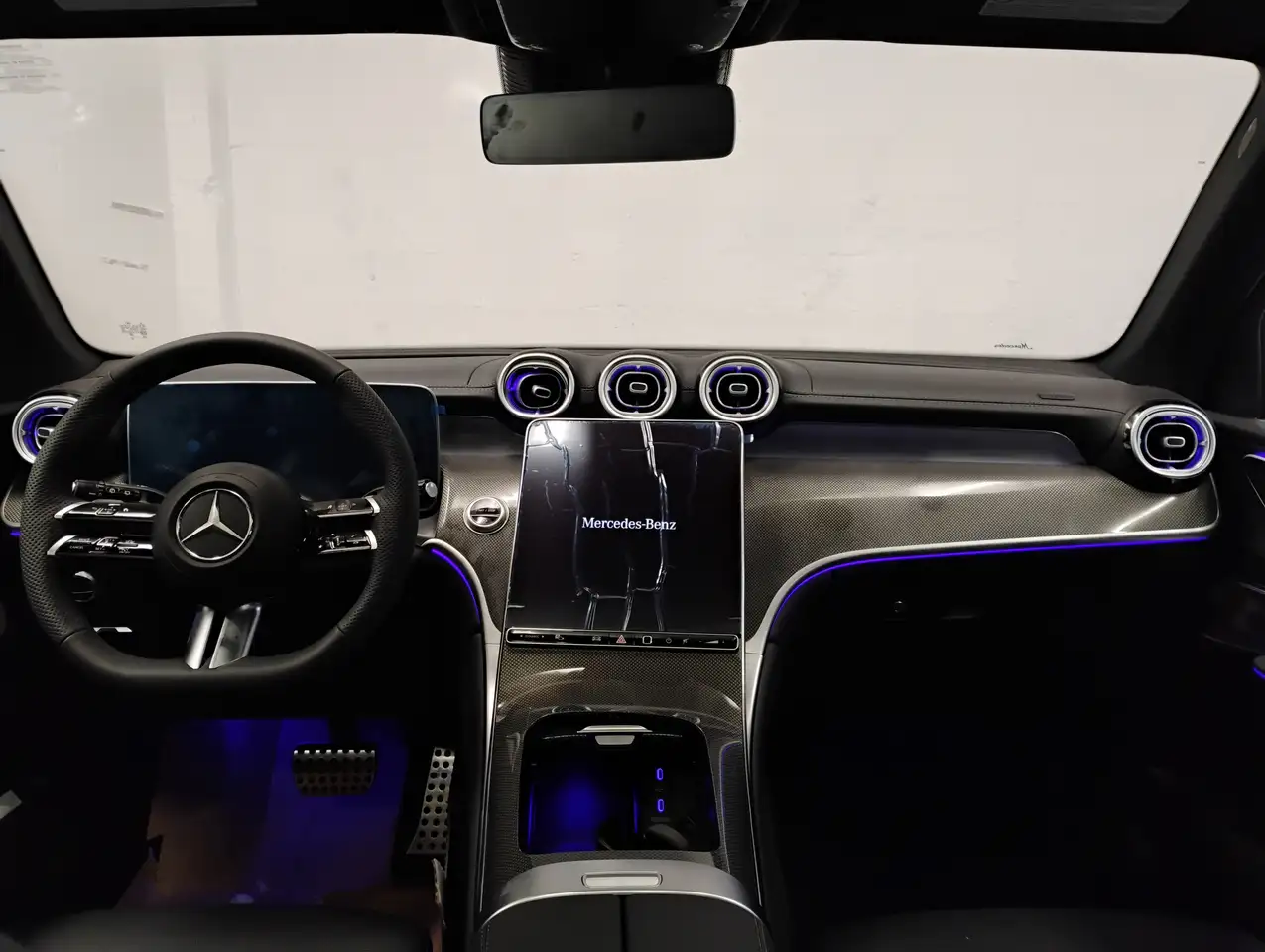 Mercedes-Benz GLC снимка Mercedes-Benz GLC