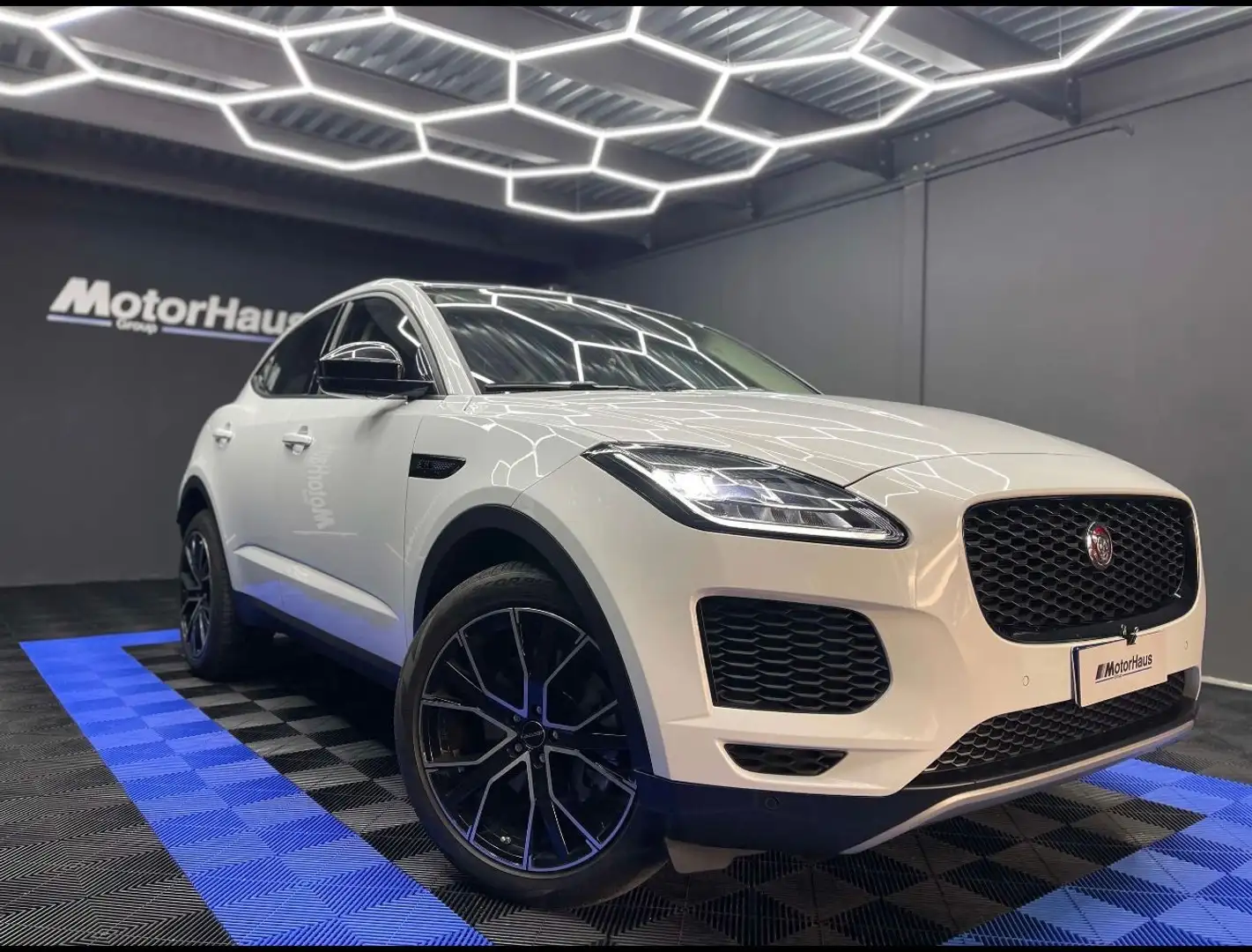 Jaguar E-Pace awd 200cv Bianco - 1