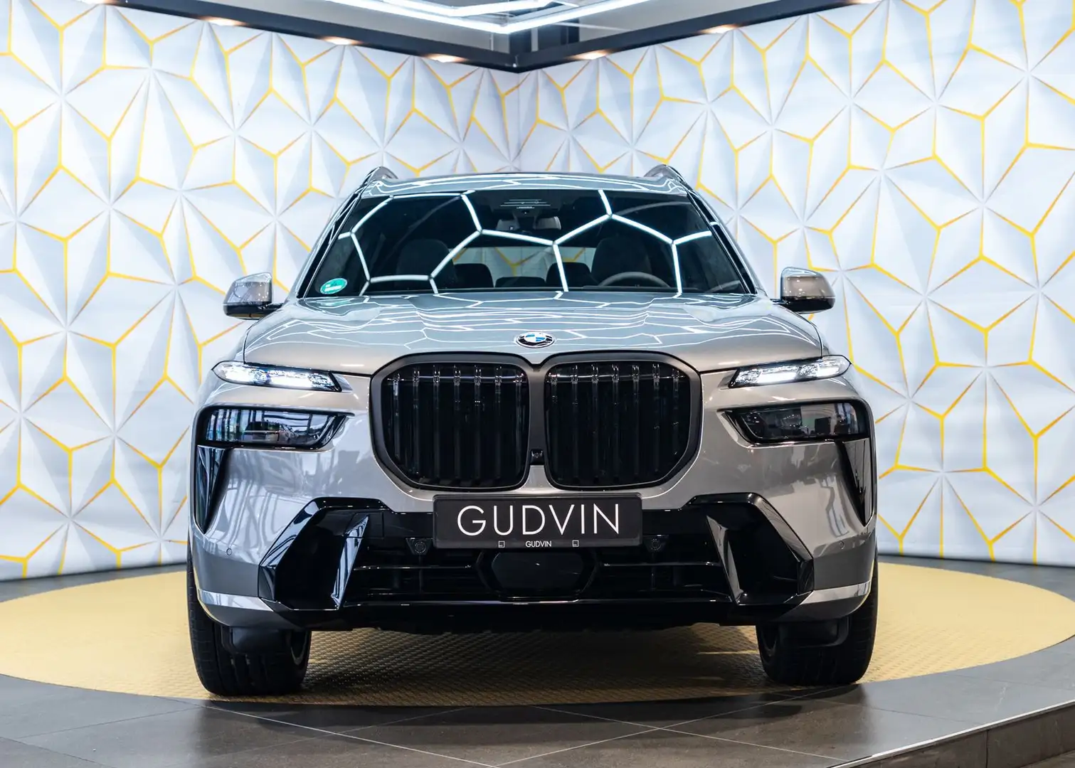 BMW X7 xDrive40d/MSportPro/Merino/B&W/Carbon/Massage Grau - 2