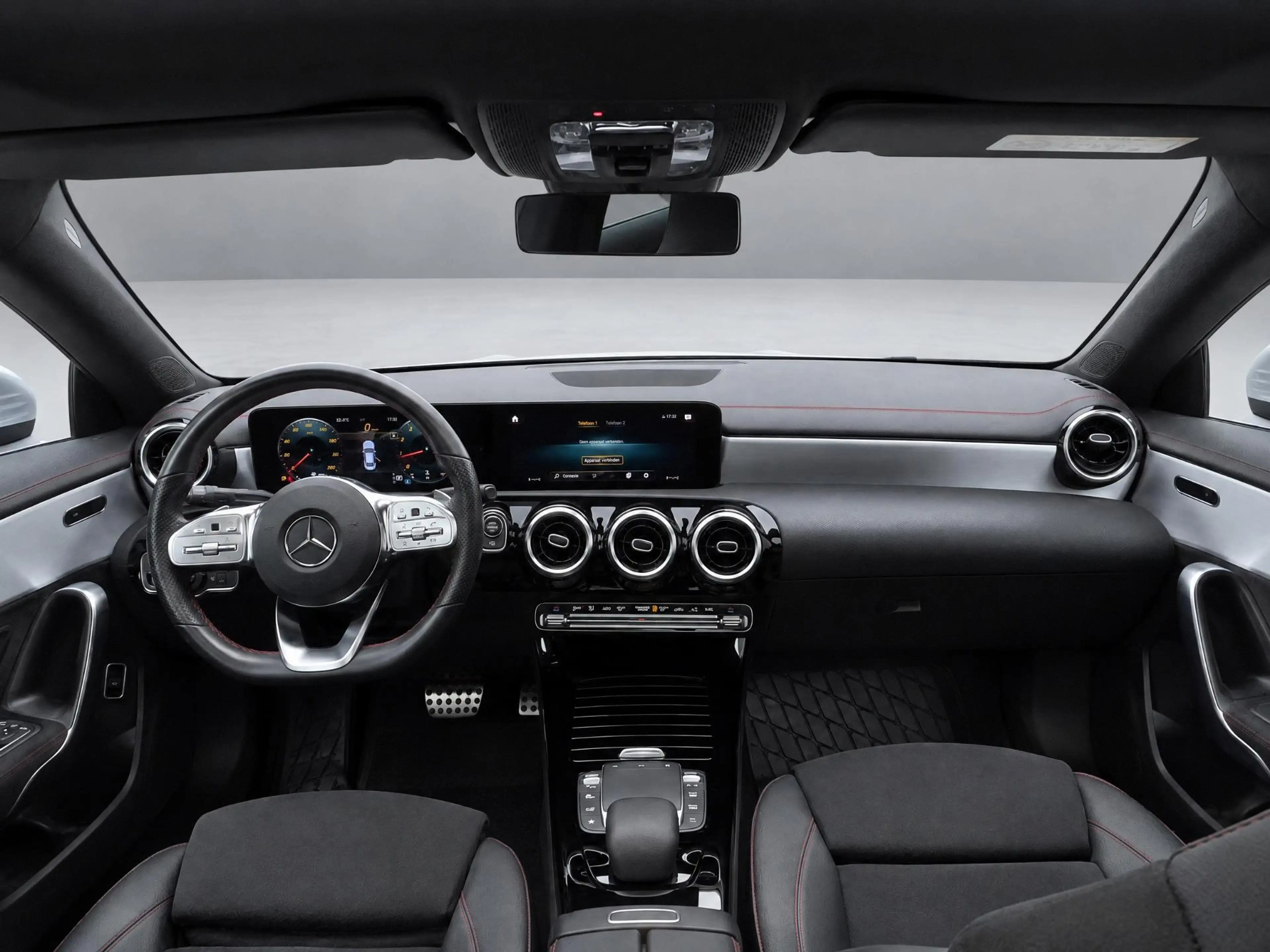 Mercedes-Benz CLA 180 — photo 5