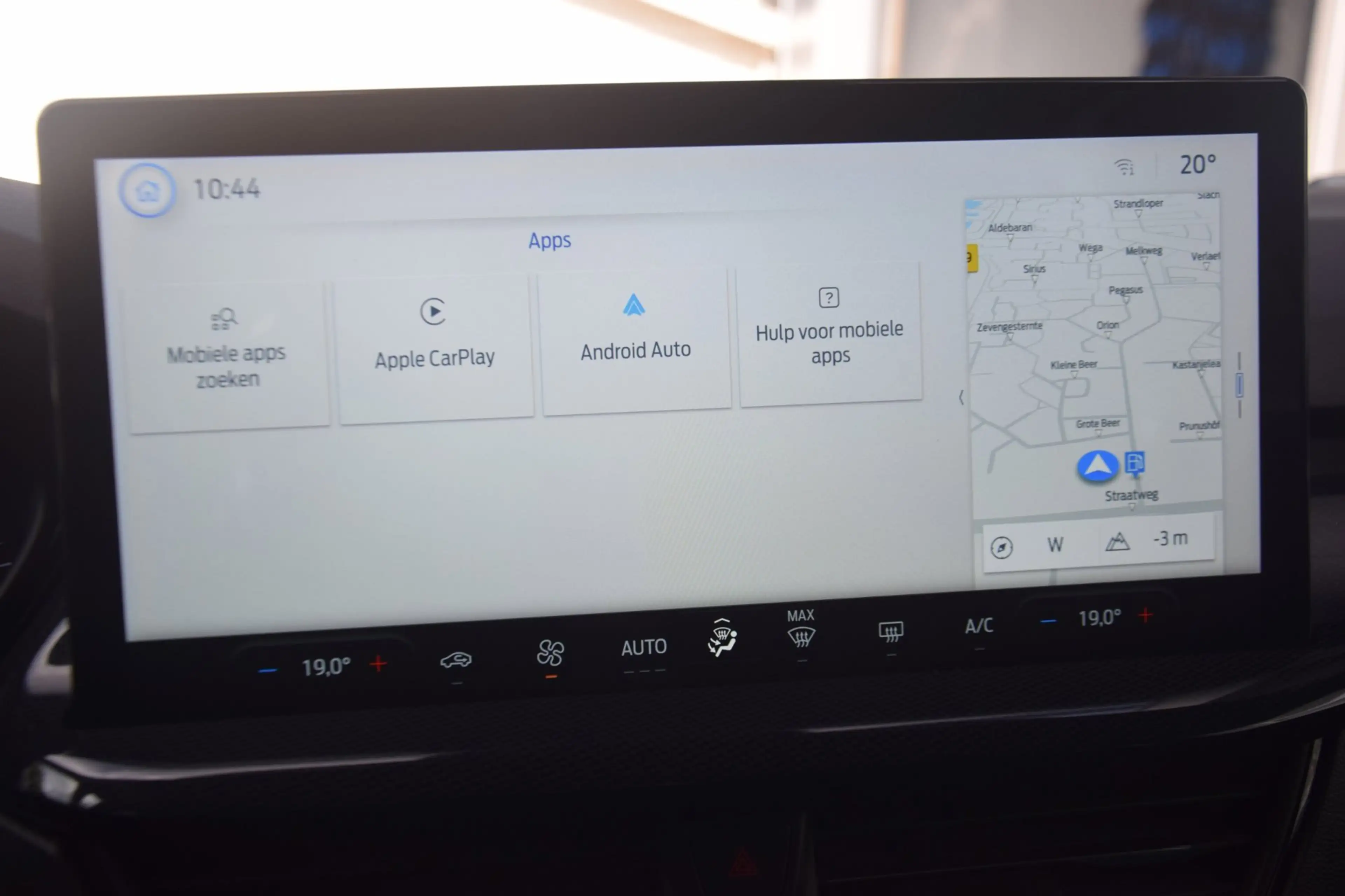 Ford Focus Wagon 1.0 EcoBoost Hybrid ST Line — photo 17
