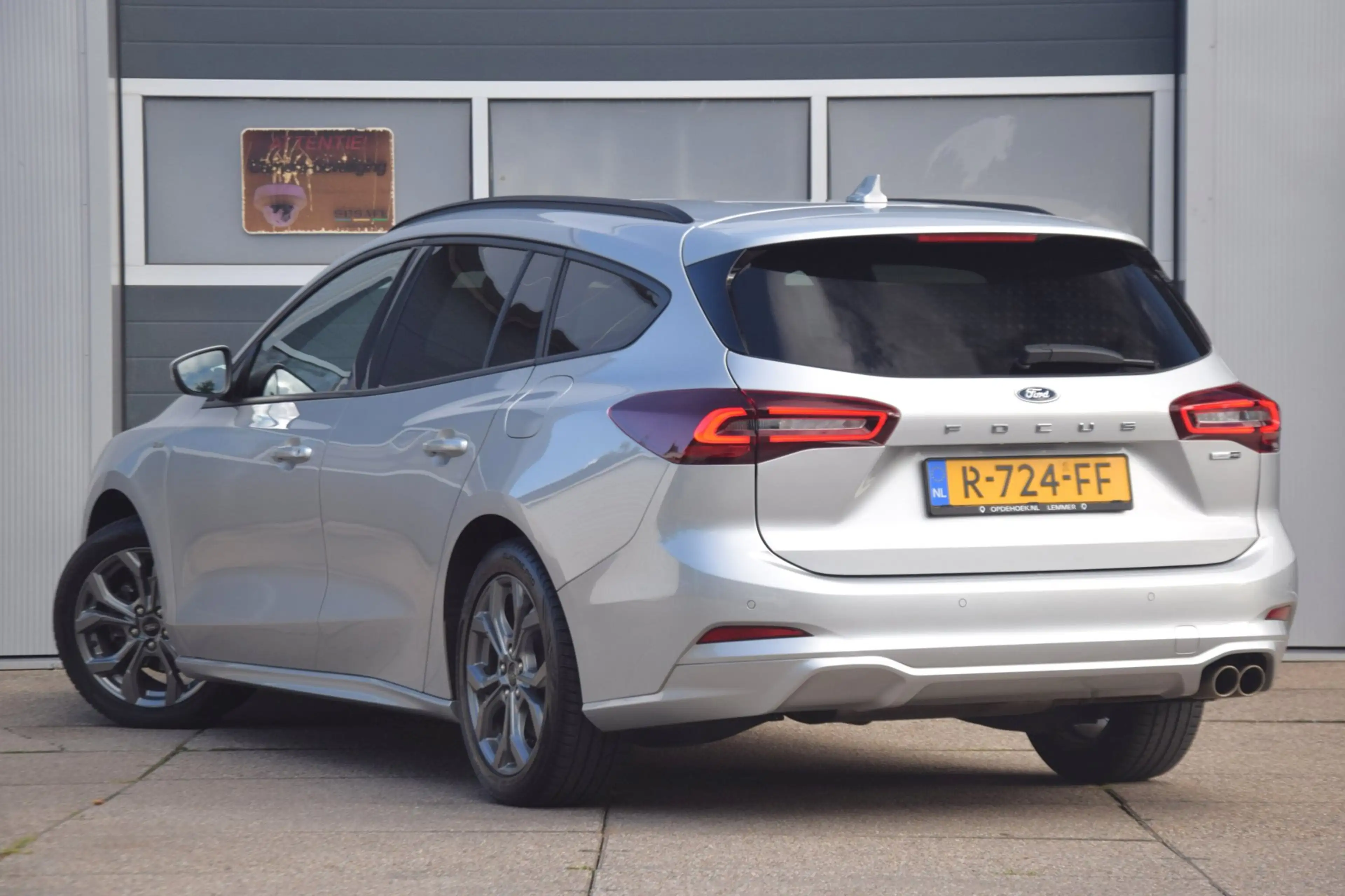 Ford Focus Wagon 1.0 EcoBoost Hybrid ST Line — photo 27