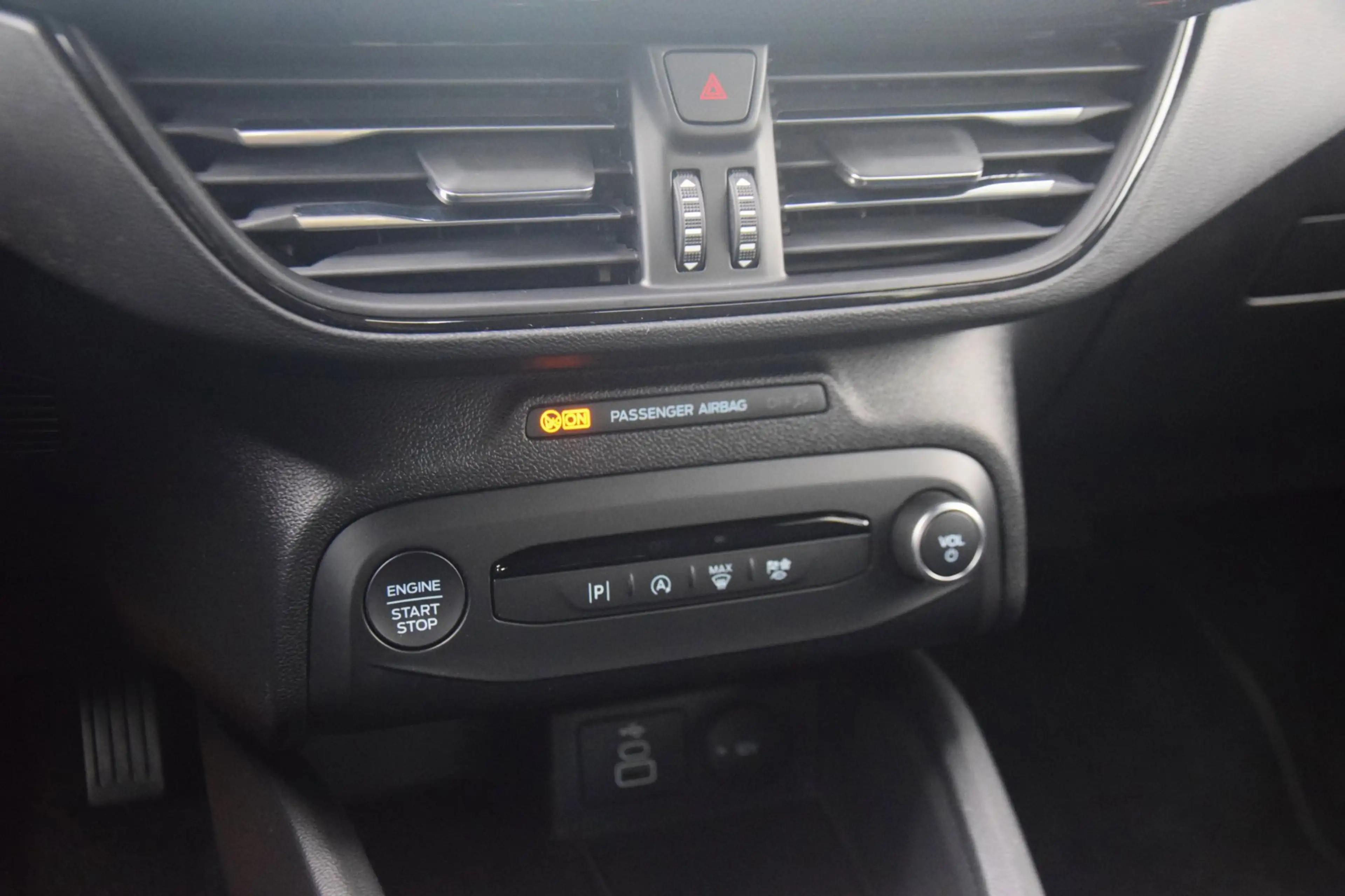 Ford Focus Wagon 1.0 EcoBoost Hybrid ST Line — photo 19