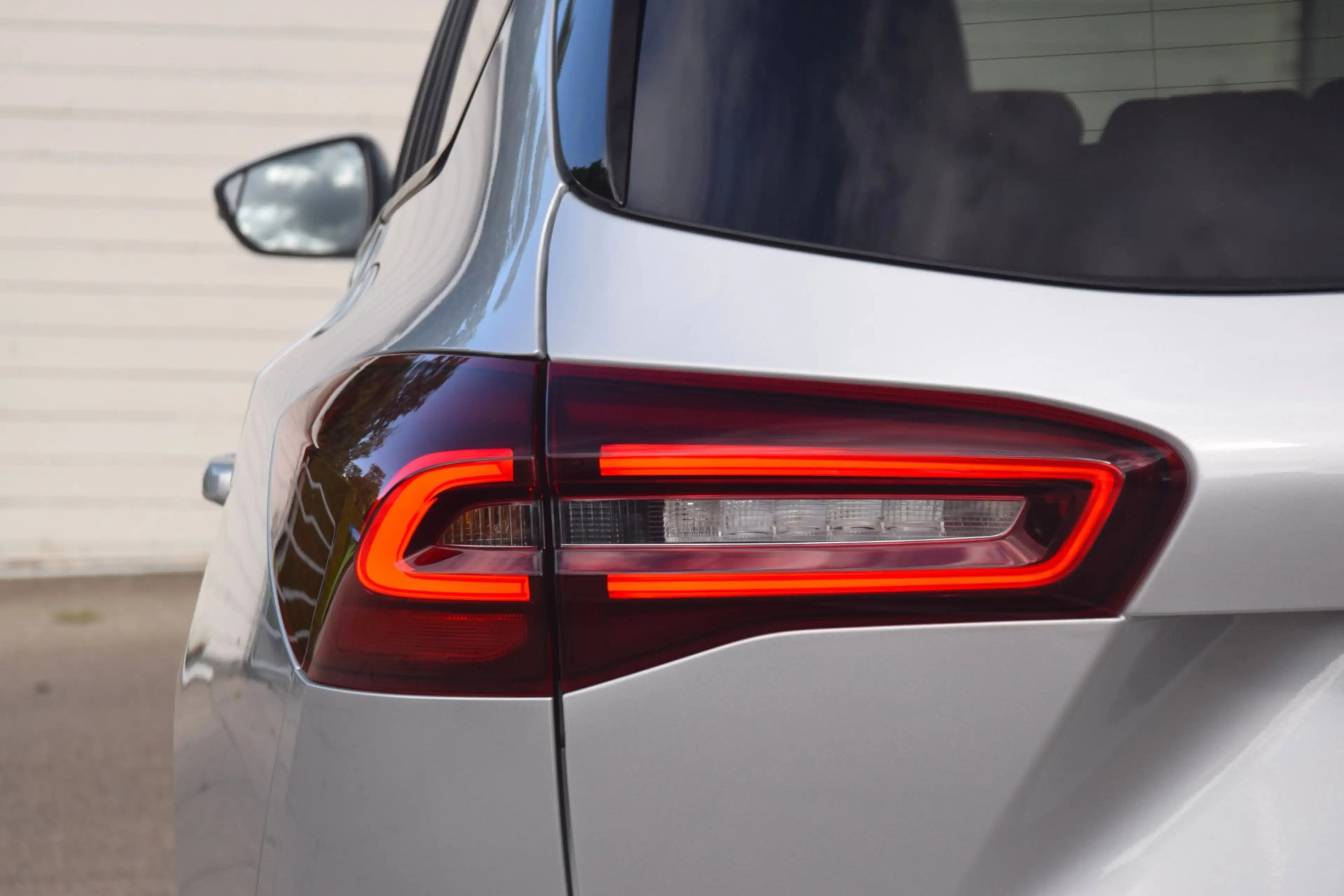 Ford Focus Wagon 1.0 EcoBoost Hybrid ST Line — photo 25