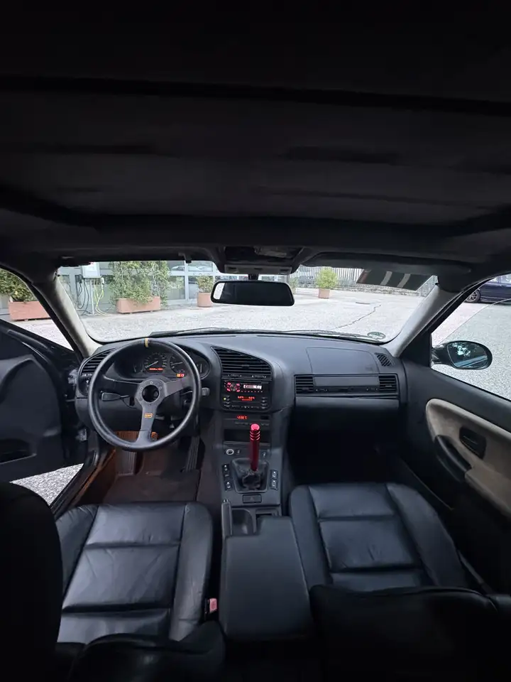 BMW 320i Attiva, foto 10