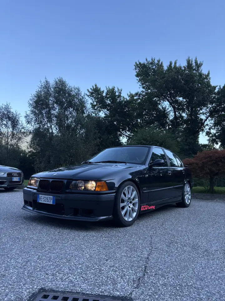 BMW 320i Attiva, foto 2