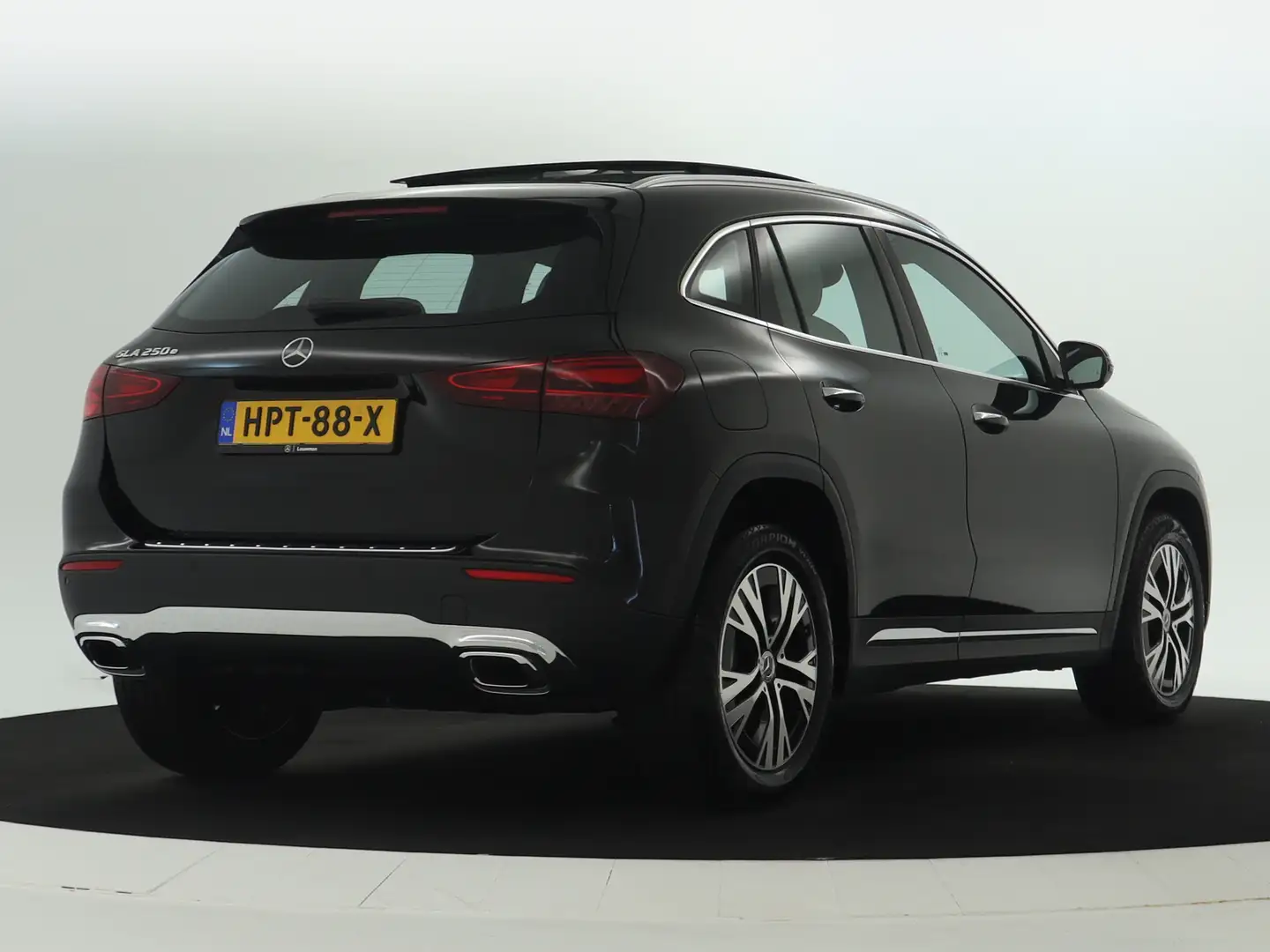 Mercedes-Benz GLA 250 e Luxury Line Plug-In Hybride | Progressive Line A Zwart - 2
