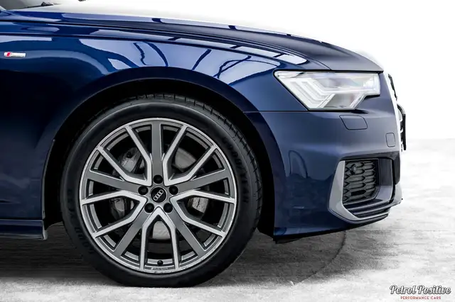 Audi A6 Avant view 12