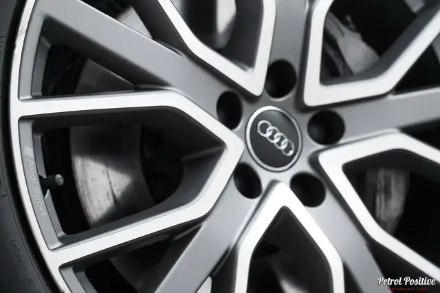 Audi A6 Avant view 5