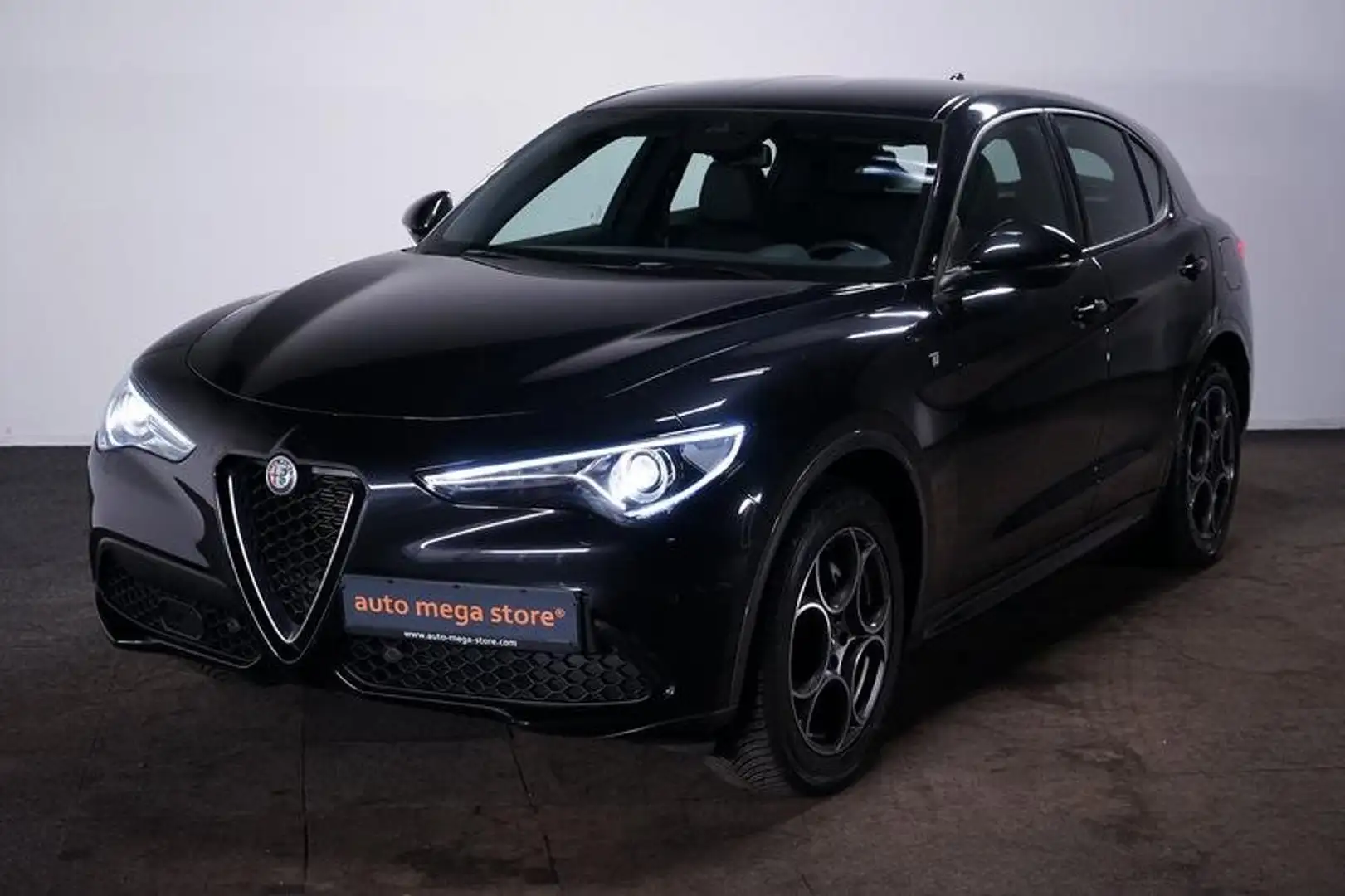 Alfa Romeo Stelvio 2.0 Turbo 16V Ti Q4 Kamera/ACC/AUT/KeyLess/Navi/RF Schwarz - 1