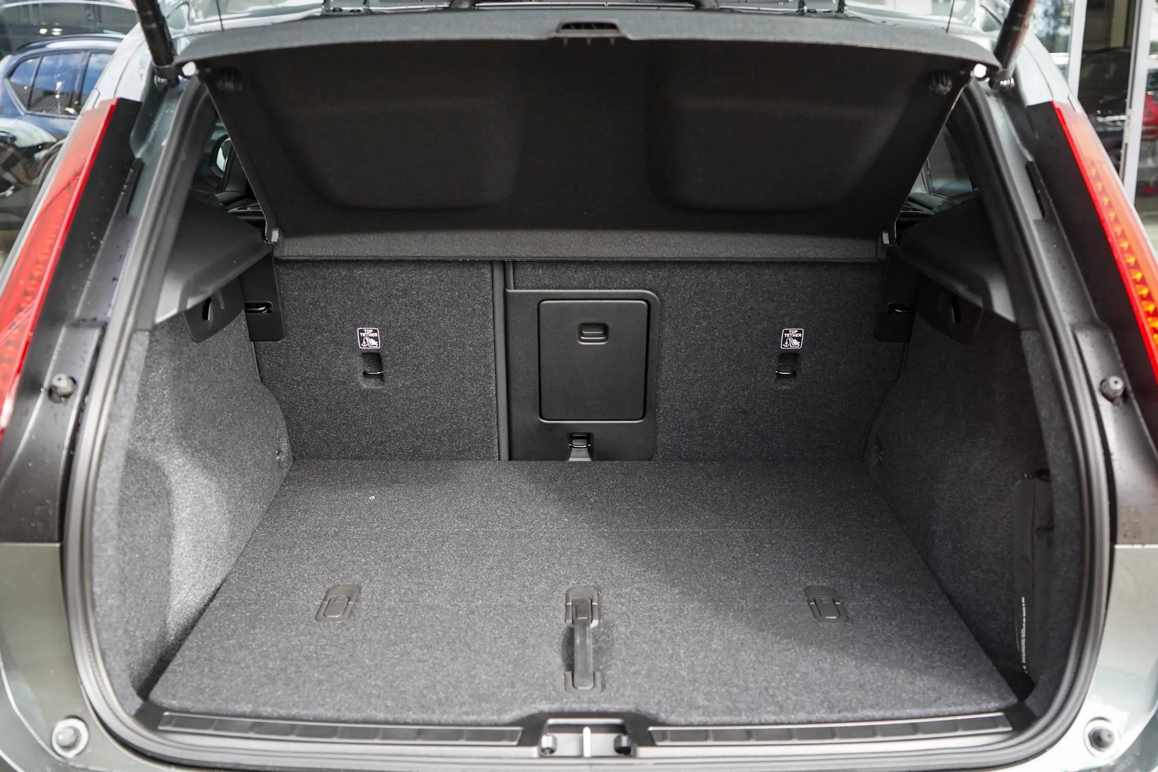 Volvo EX40 Single Motor Extended Range Plus Europa 82 kWh | E — photo 10