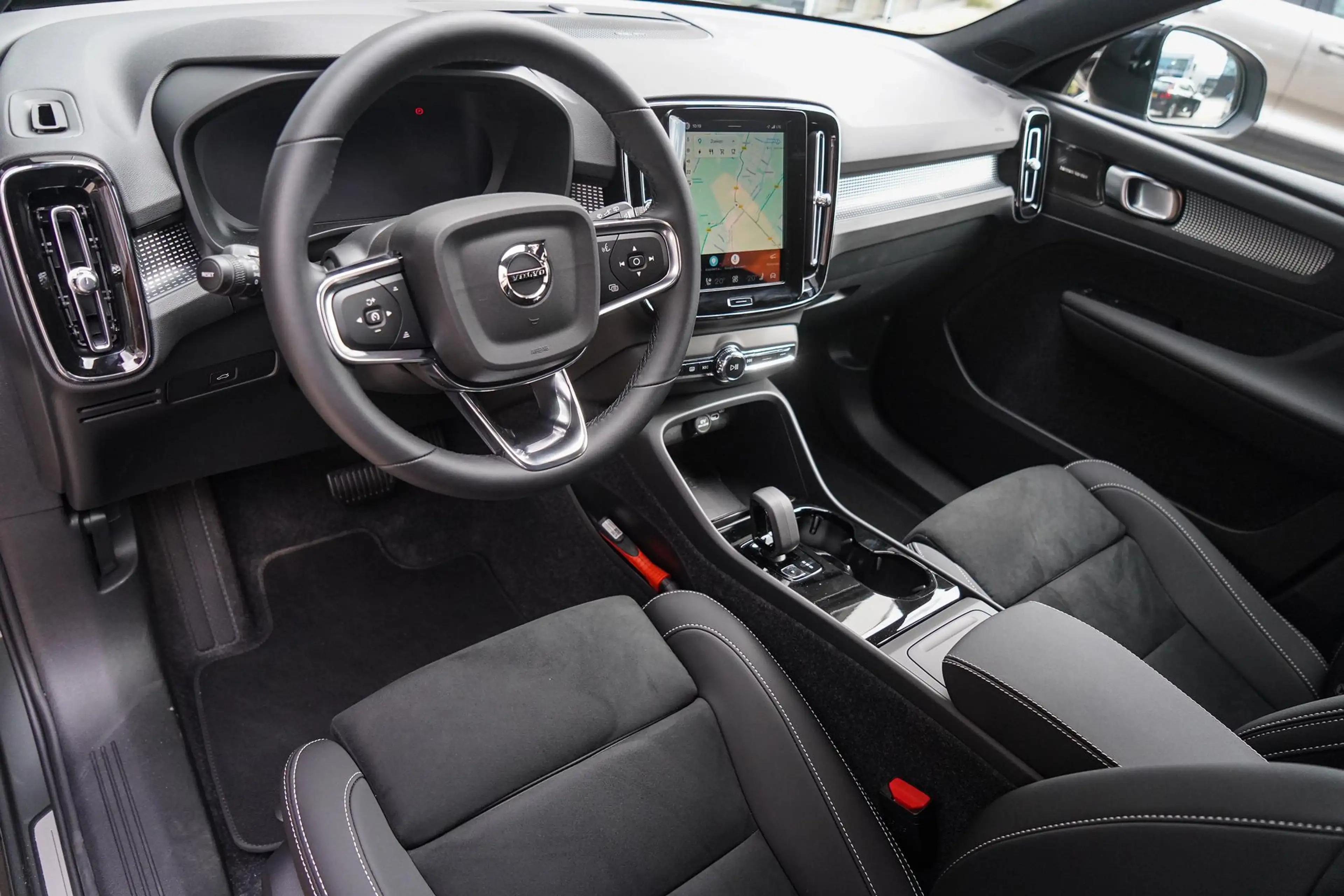 Volvo EX40 Single Motor Extended Range Plus Europa 82 kWh | E — photo 12